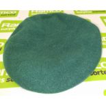44x British Army Berets - Green - new / packaged