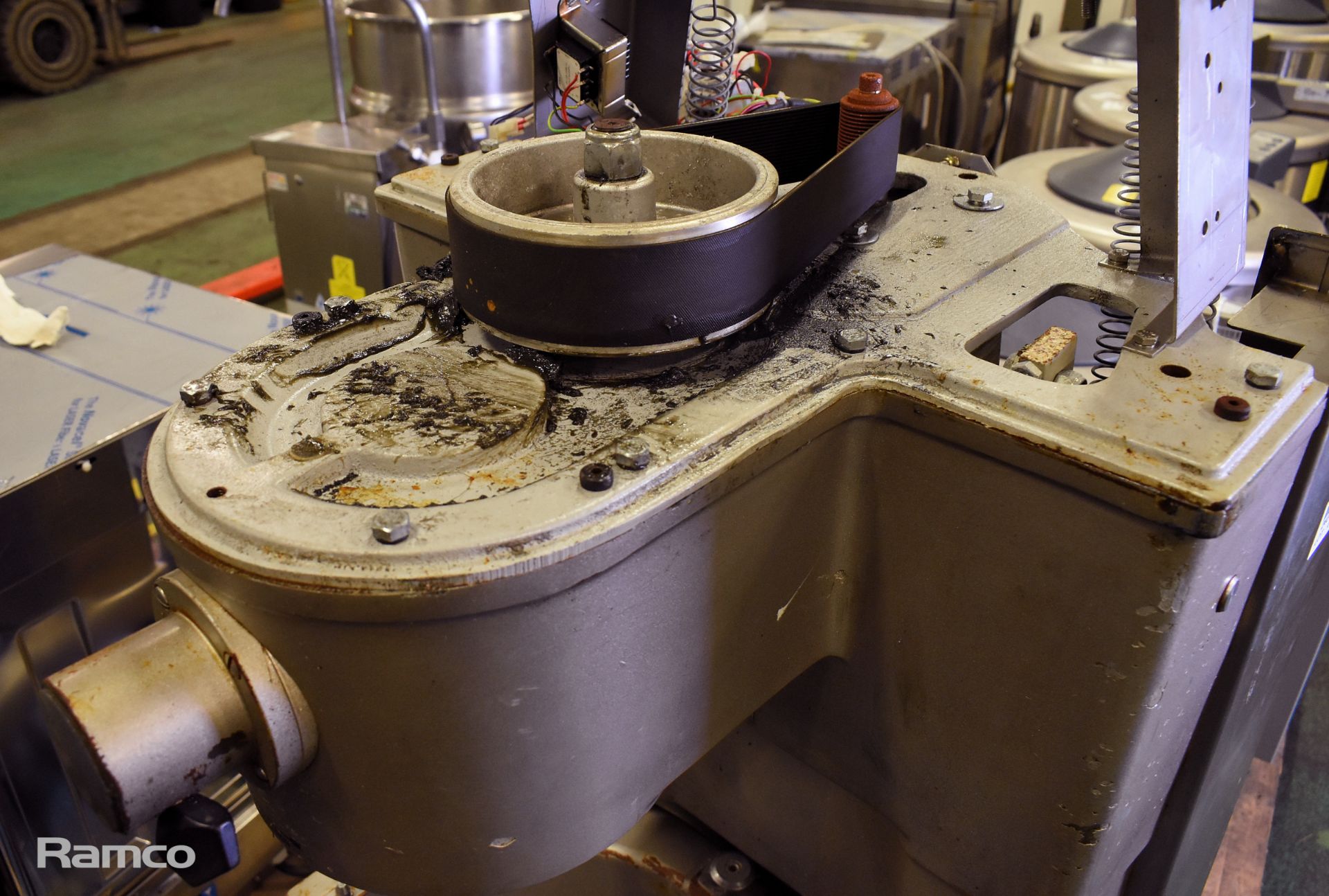 Hobart HSM40 40 quart food mixer - W 700 x D 780 x H 1360 mm - MISSING PARTS - AS SPARES & REPAIRS - Image 3 of 8