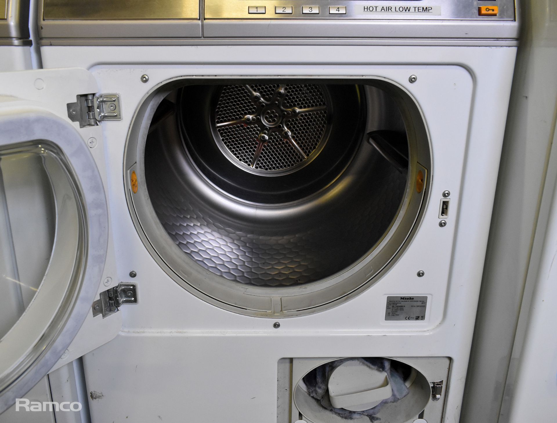 Miele PT 7136 6.5kg vented tumble dryer - W 595 x D 700 x H 850mm - MISSING FILTER COVER - Image 4 of 6