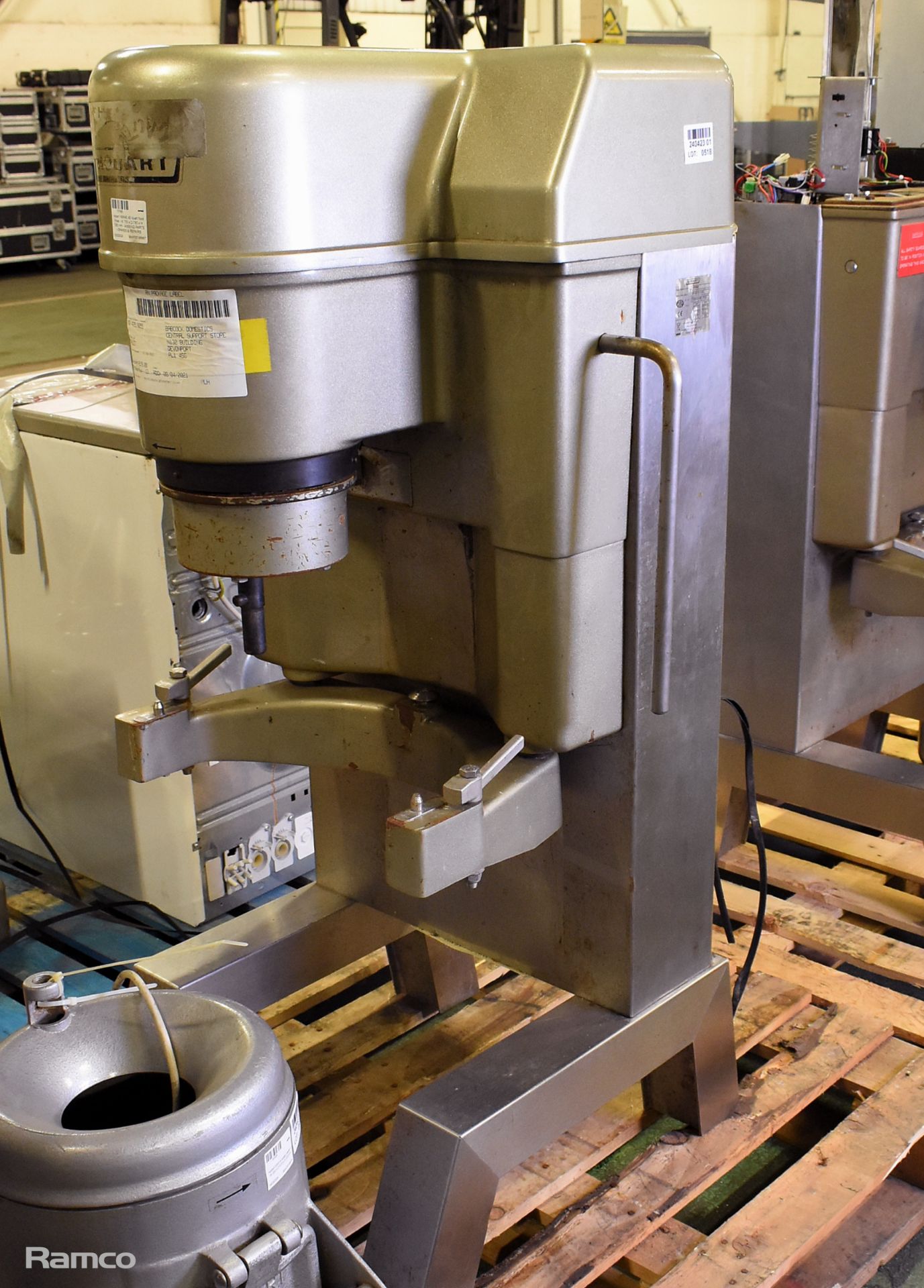 Hobart HSM40 40 quart food mixer - W 700 x D 780 x H 1360 mm - MISSING PARTS - AS SPARES & REPAIRS - Image 2 of 15
