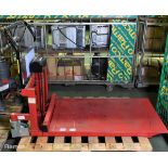 Bishamon LV50WCE mobile lifting table - lifting capacity: 500kg - L 1600 x W 700 x H 1000mm