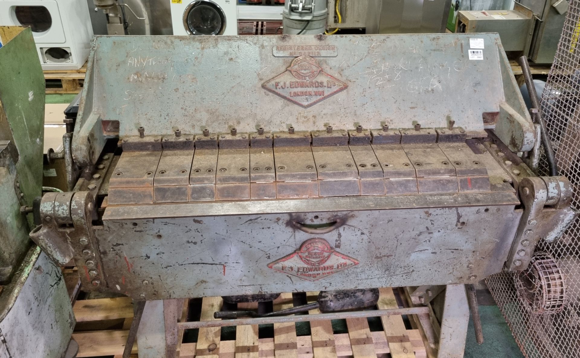 F.J. Edwards Ltd Besco Machinery box pan folder - L 1800 x W 850 x H 1350mm - missing 1 tooth - Image 3 of 8