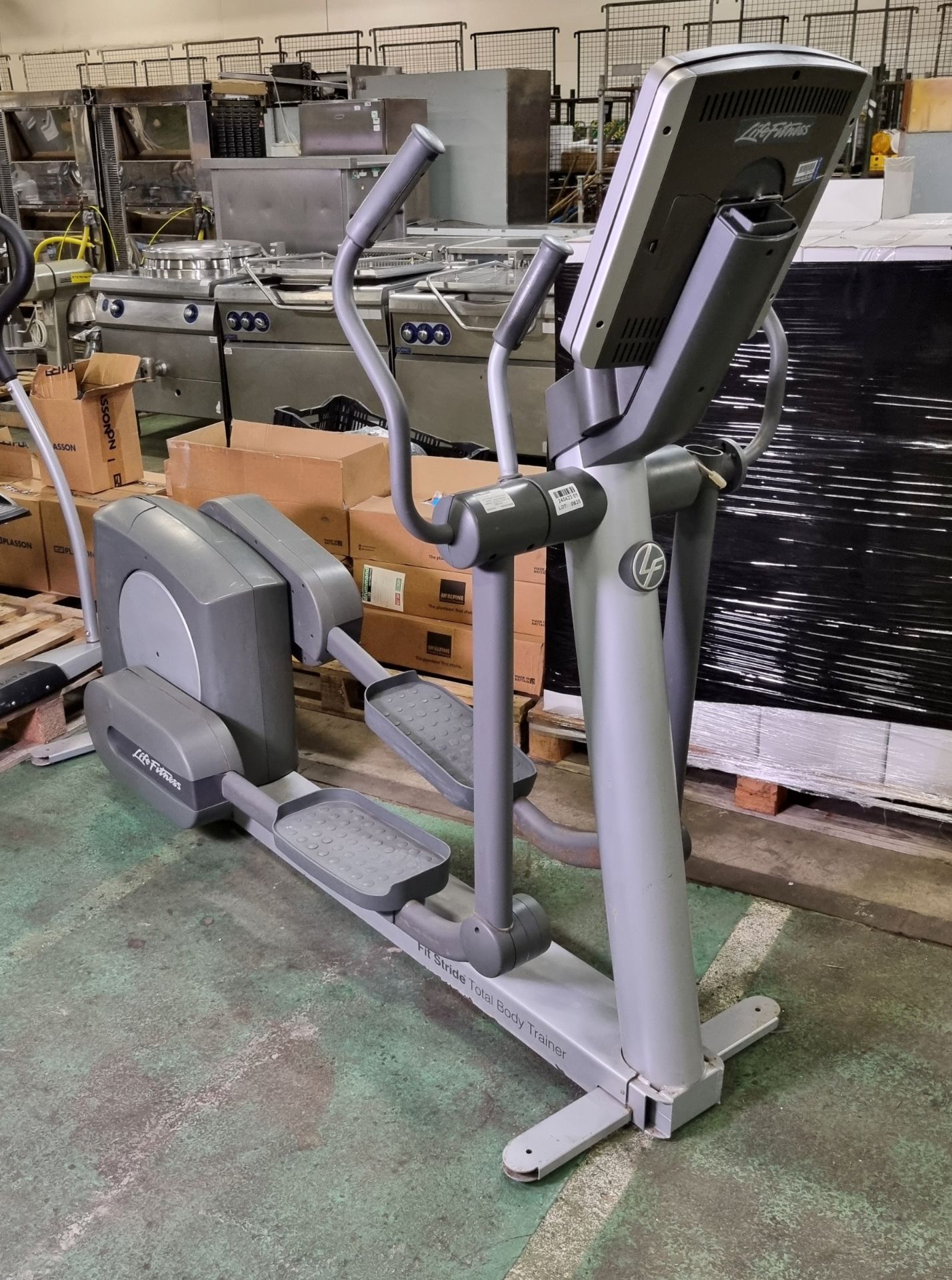 Life Fitness Fit Stride cross trainer - various panels missing - W 210 x D 620 x H 1600 mm - Image 2 of 8