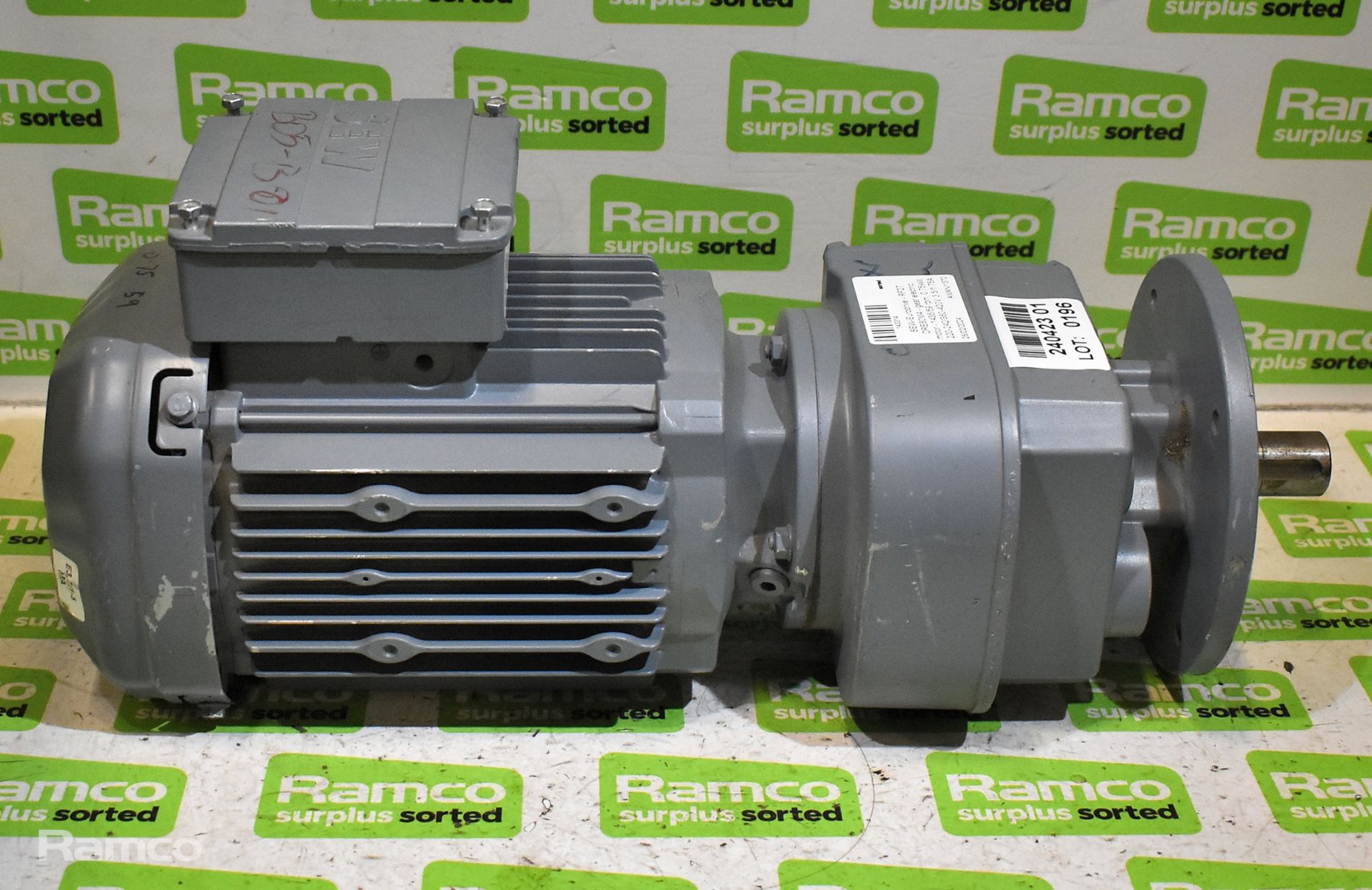 SEW-Eurodrive - RF27 DRE80M4 - gear electric motor - 1435/59 rpm - 0.75kW - 220-242/380-420V - Image 5 of 5