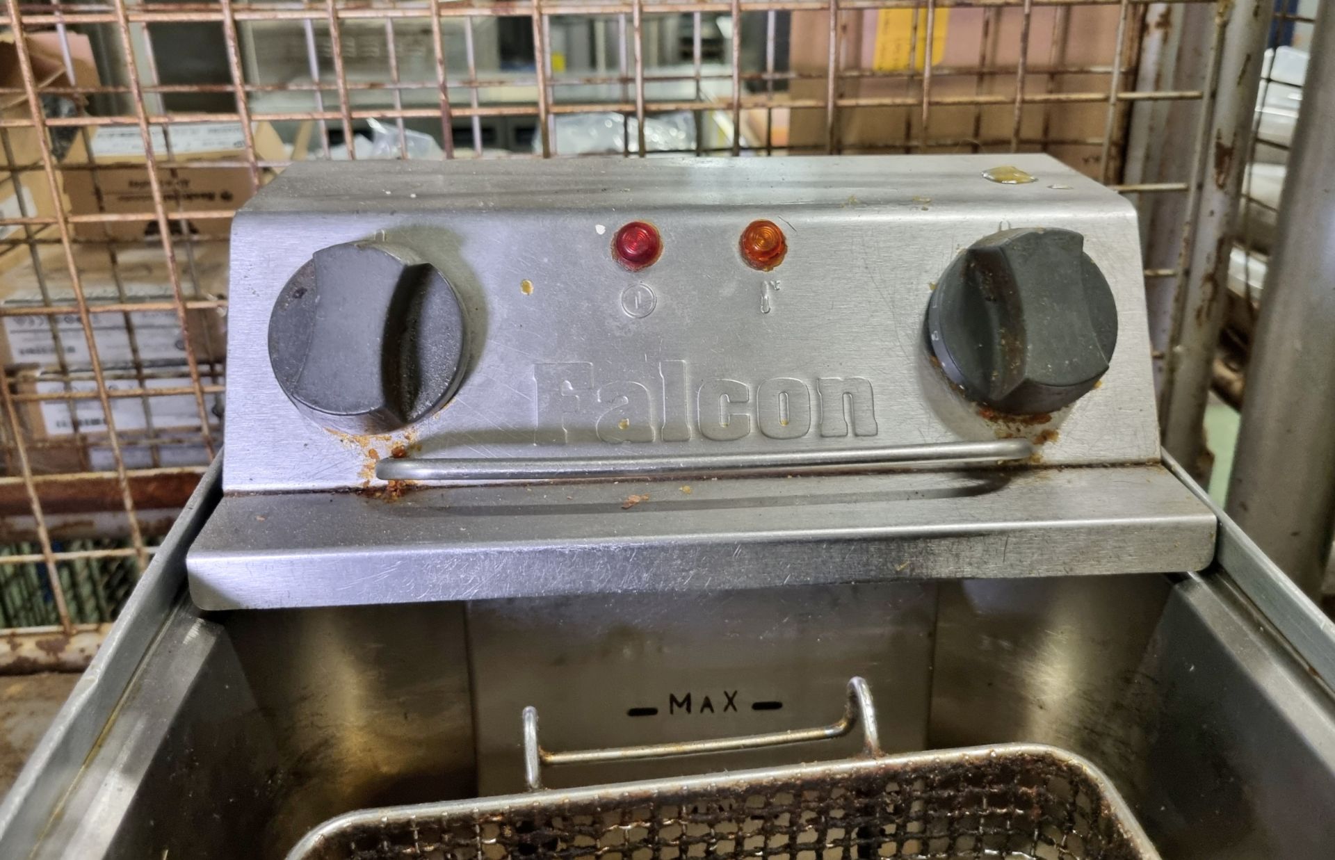 Falcon Pro Lite stainless steel countertop single tank single basket electric fryer - Image 4 of 4