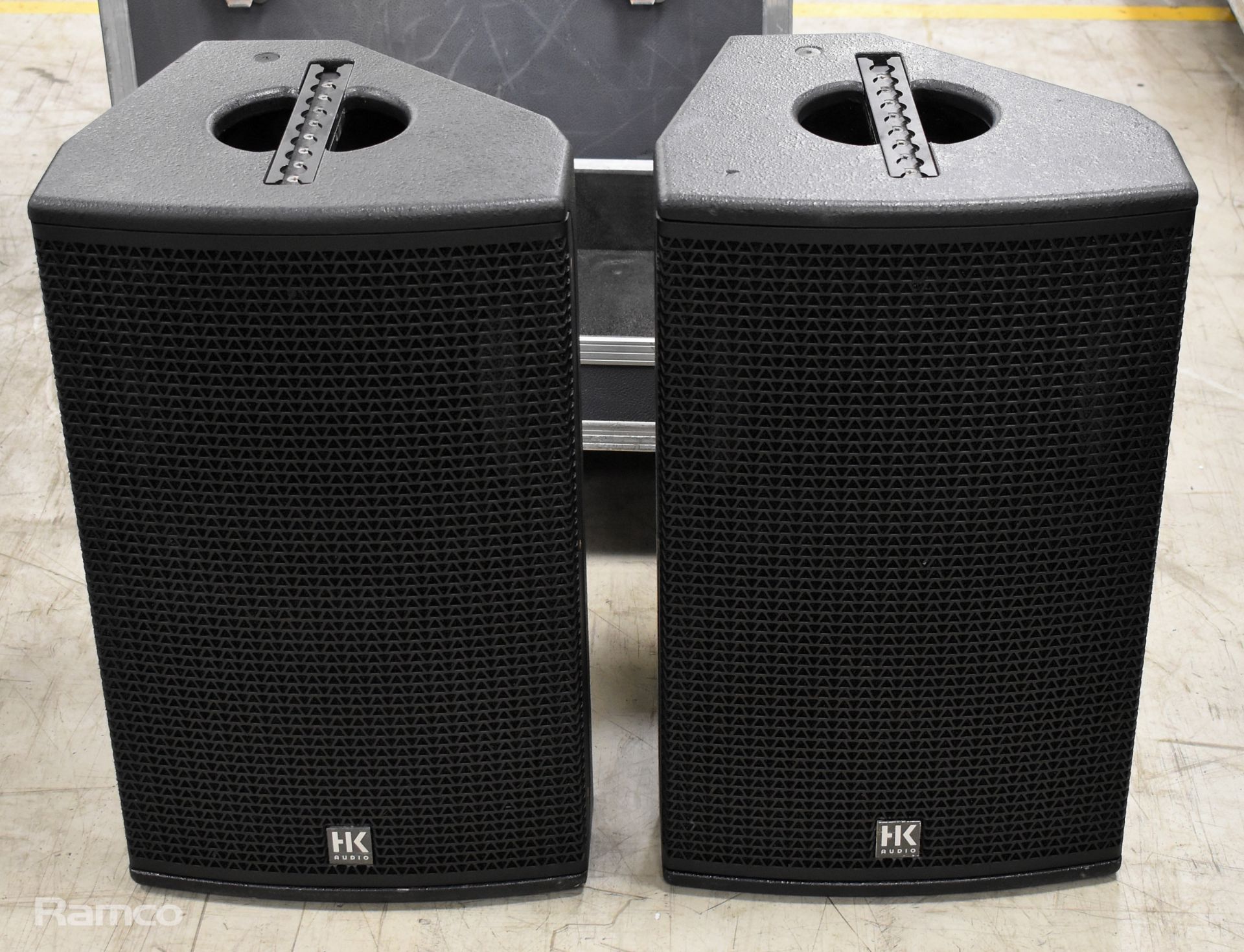 2x HK Contour Series CT 112 speakers in flight case - FOH & monitor speakers