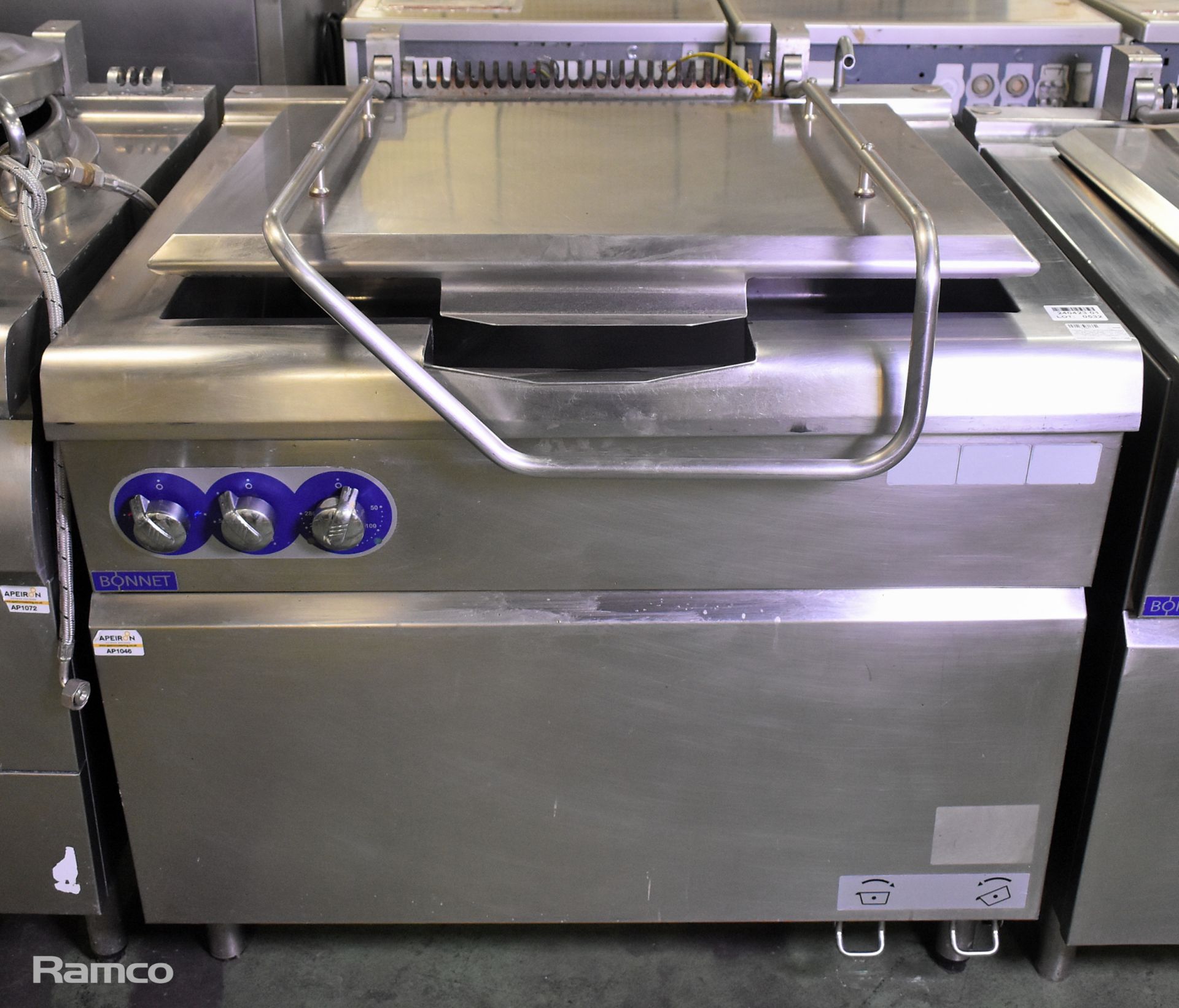 Hobart Bonnet B3A9SA50EBG-20 stainless steel 100L 240V tilting gas bratt pan - W 1000 x D 1030