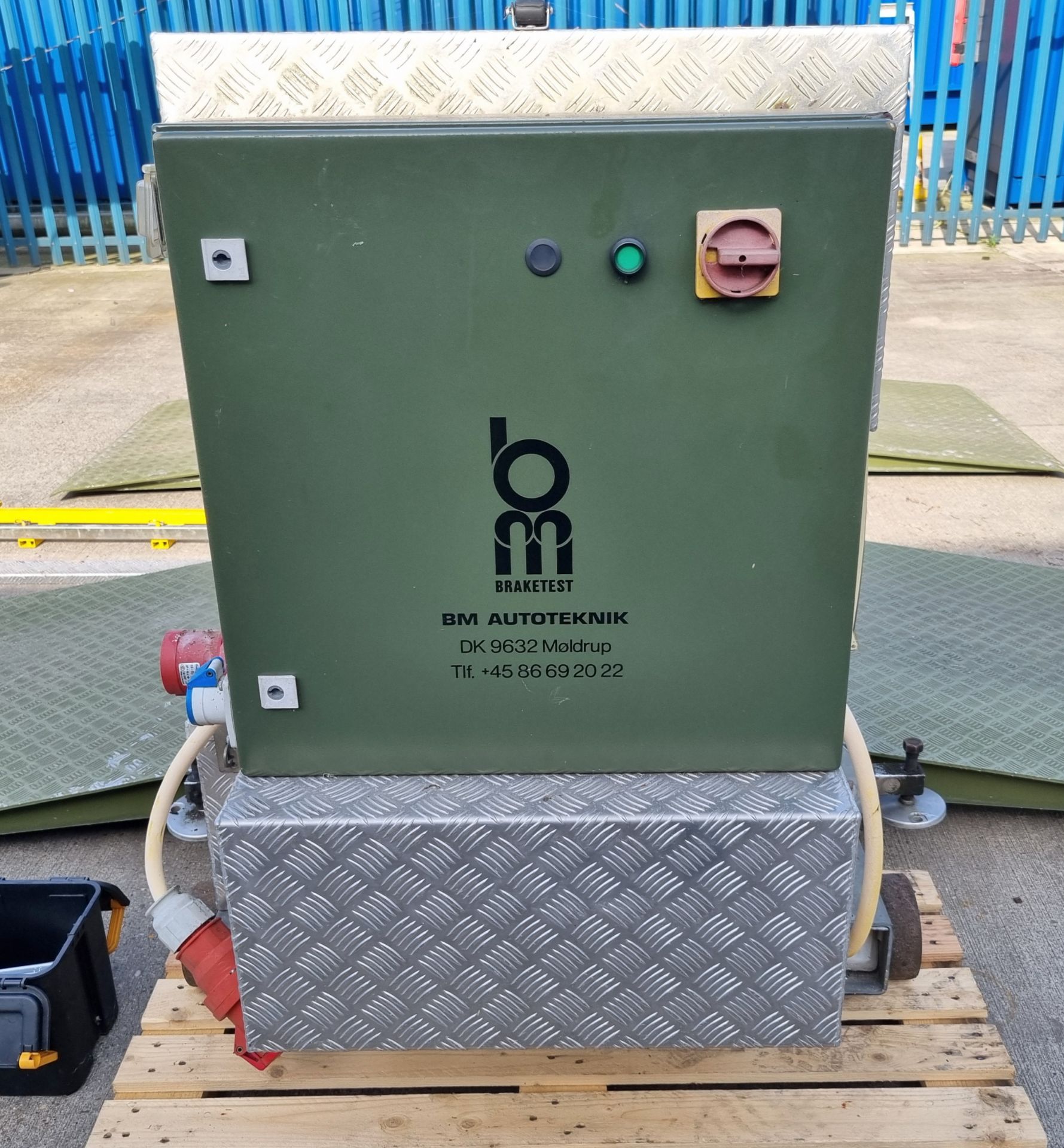 BM20200 roller brake tester with GenSat MG-75-SSP generator on GRP flat track with bale bar - Image 21 of 49