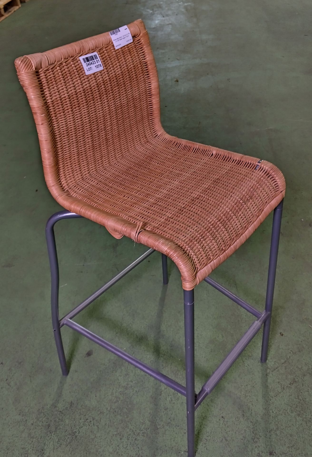 Straw Bar stool - W 44 x D 38 x H 95 Seat height 70cm