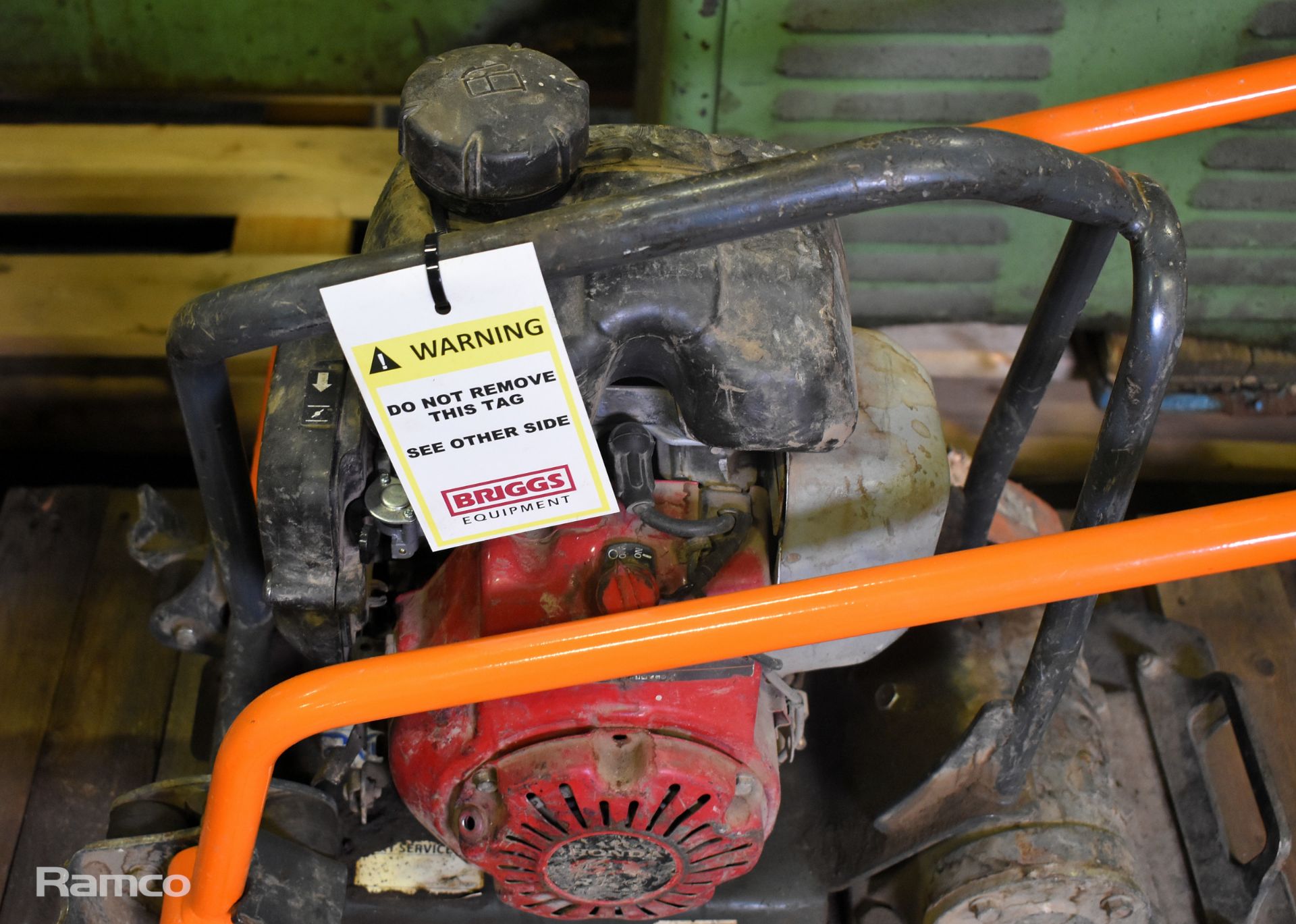 Altrad-Belle LX3251 320mm petrol plate compactor - SPARES OR REPAIRS - Image 2 of 6