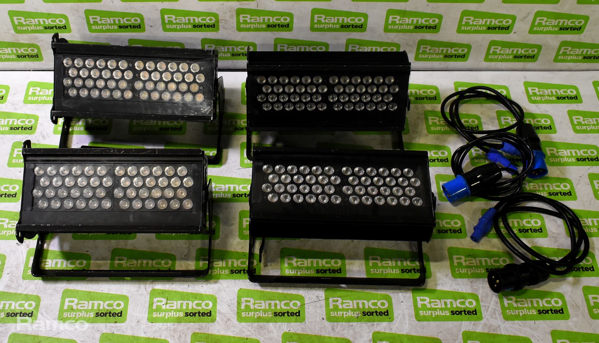 4x Chroma-Q Color Force 12 LED fixture lights and 3x power cables with flight case - Image 5 of 10