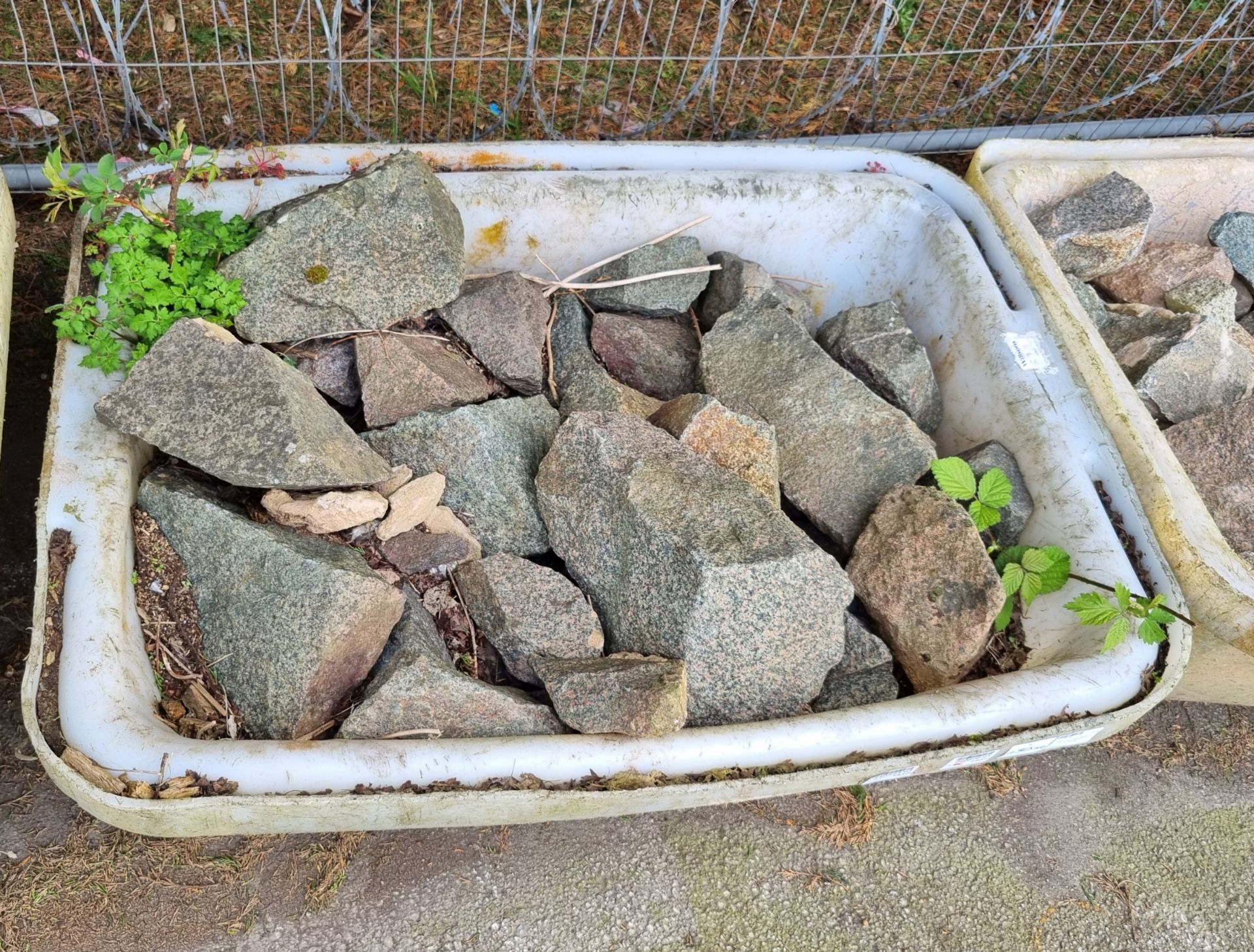 Green and Pink decorative granite stones in plastic container - 430kg - Image 2 of 3