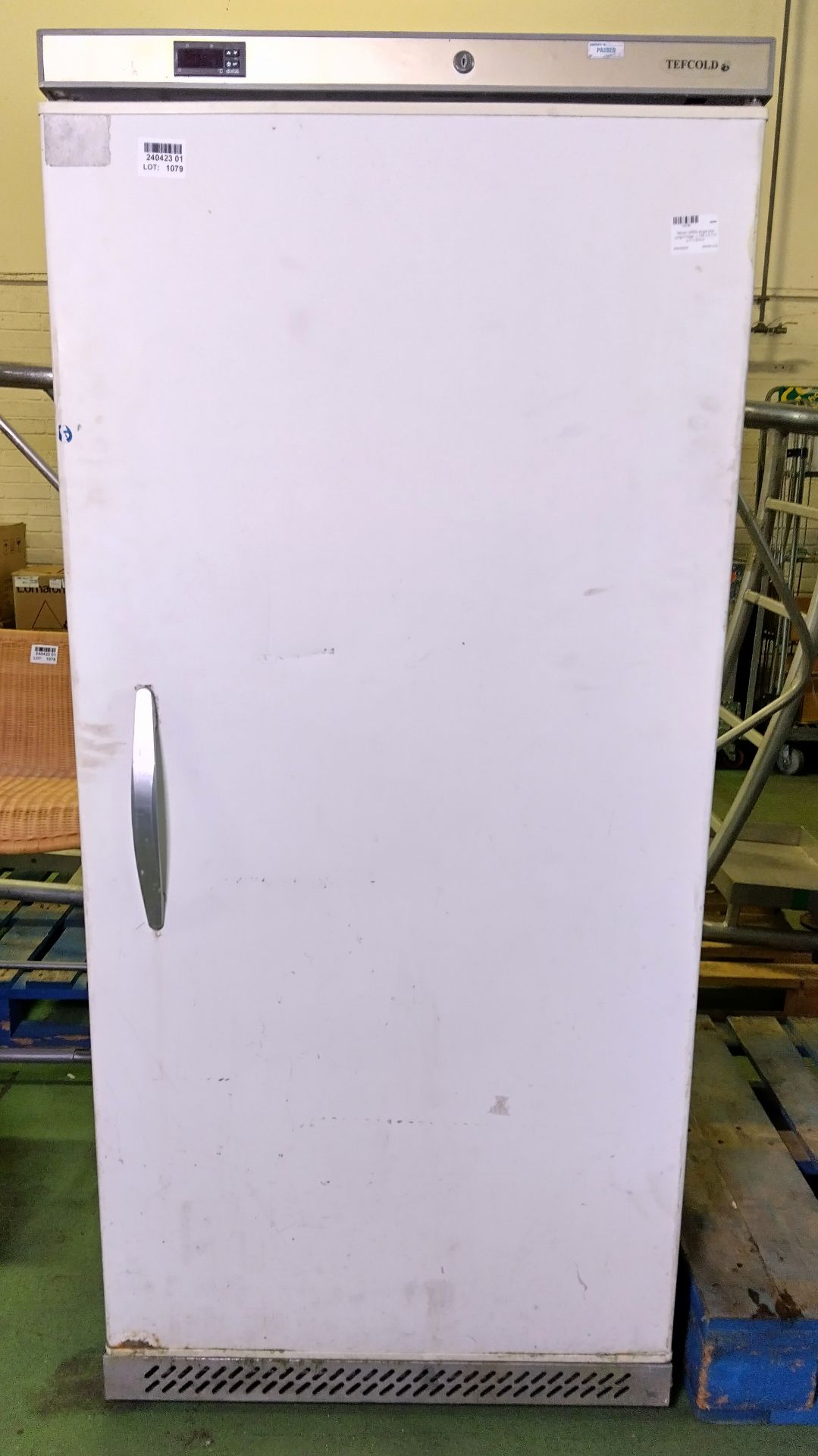 Tefcold UR550 single door upright fridge - L 780 x D 710 x H 1720mm - Image 2 of 5