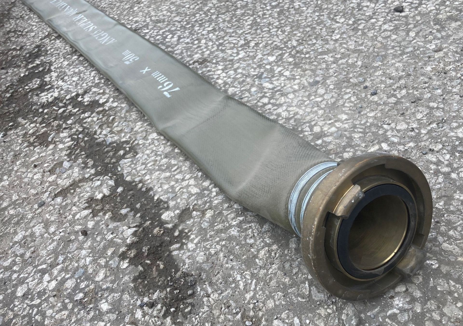 Off-site - 5x Angus Super Aquaduct layflat hoses 50M x 76mm on steel reels with brass couplings - Image 5 of 5