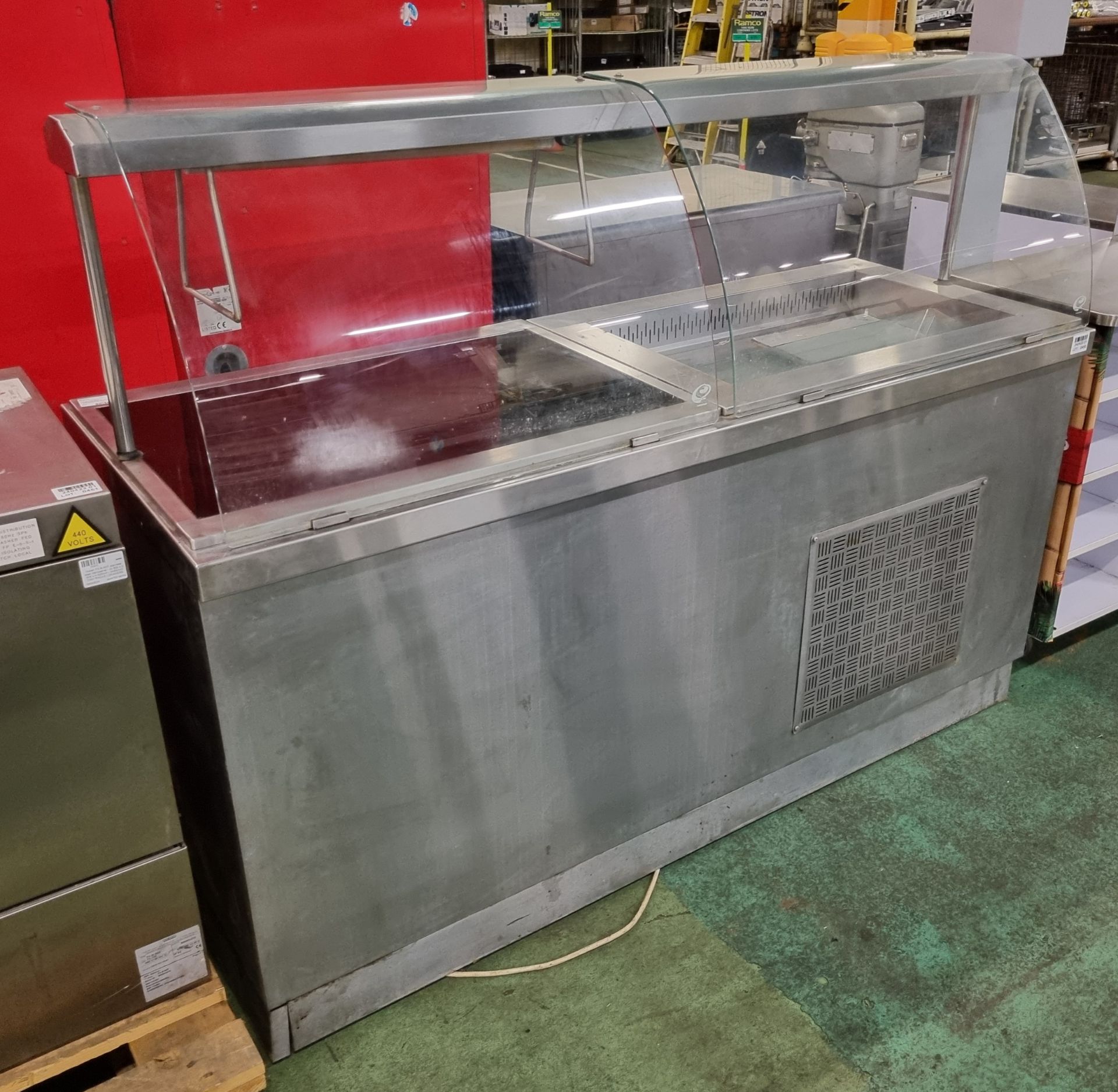 Stainless steel unit with bain marie & hot plate section - W 1800 x D 700 x H 1370mm - Image 3 of 6