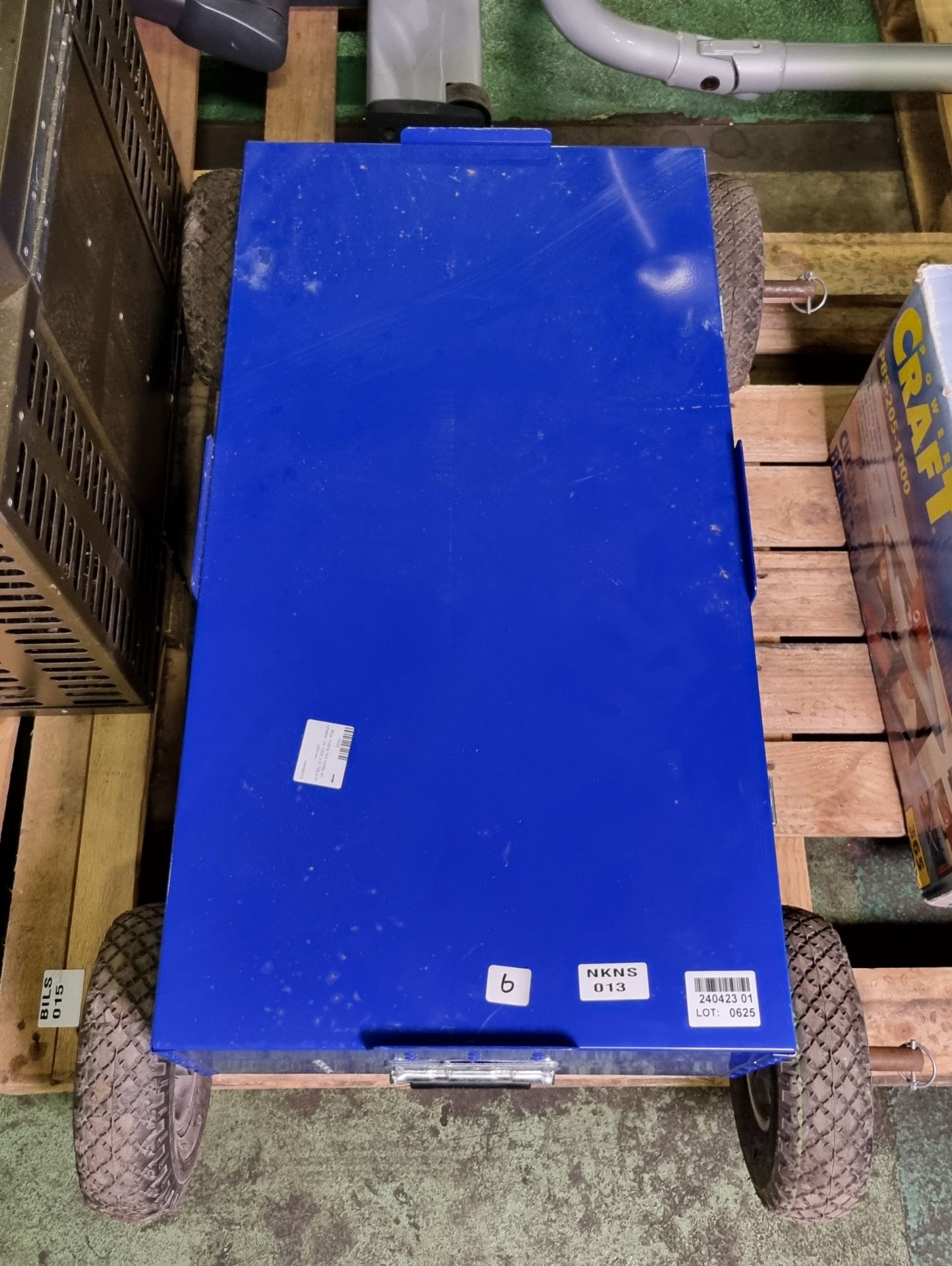 Blue mobile tool trolley on wheels - W 1000 x D 700 x H 330mm - Image 2 of 5