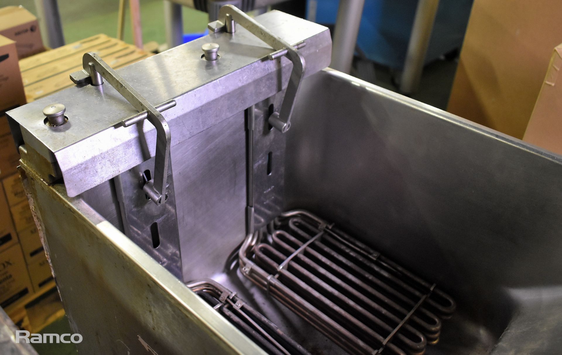 Valentine Evo-444M stainless steel single bath deep fat fryer 440V, 3ph- W 400 x D 600 x H 930 mm - Image 5 of 6