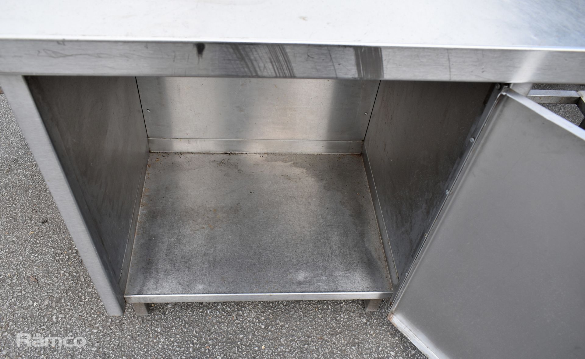 Stainless steel work surface with under counter cupboard - W 2000 x D 700 x H 830mm - Bild 3 aus 4