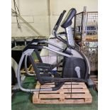 Matrix E-1X elliptical cross trainer - Slight rust on cross bars L 178 x W 74 x H 174cm