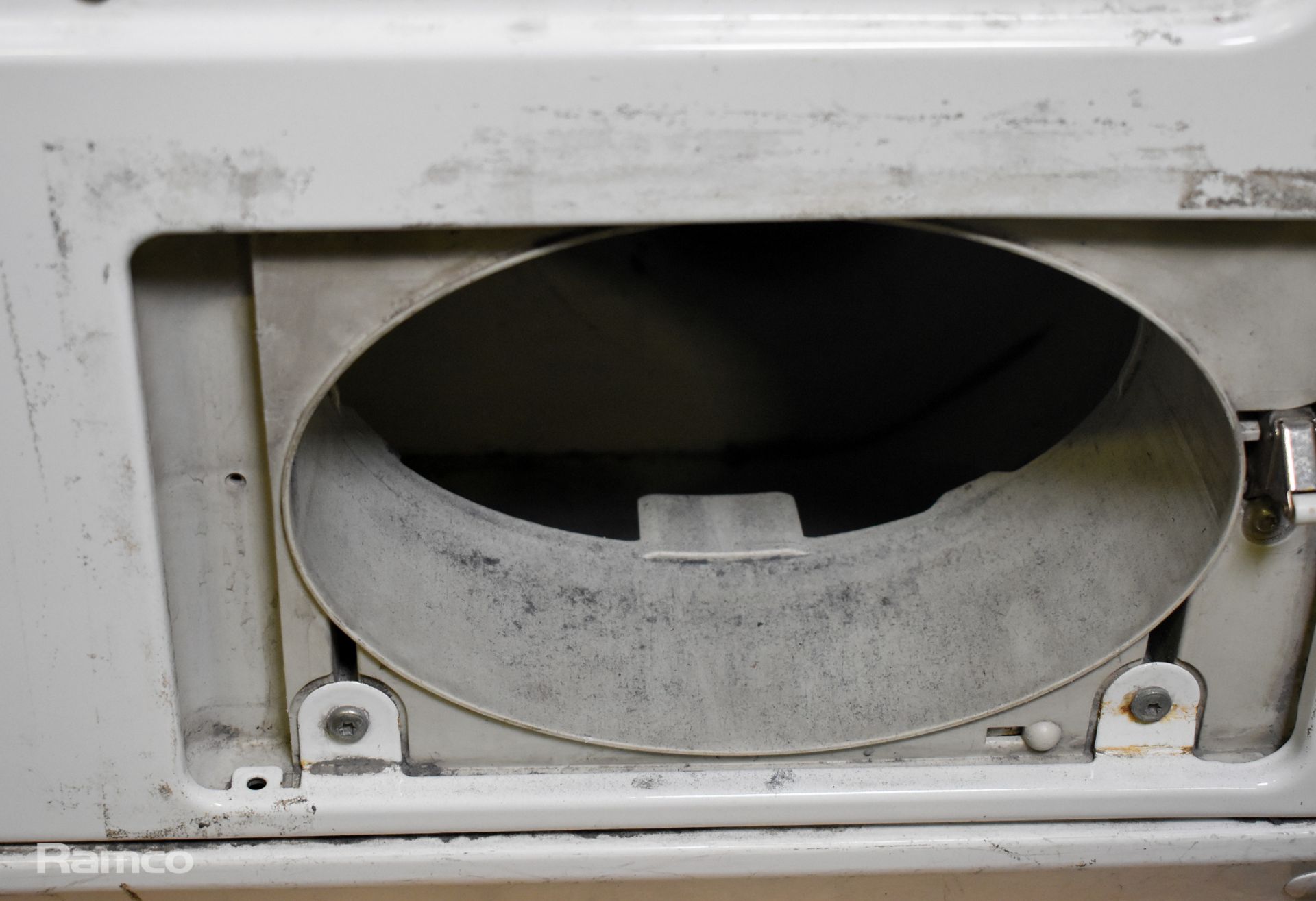 Miele PT 7136 6.5kg vented tumble dryer - W 595 x D 700 x H 850mm - MISSING FILTER COVER - Image 5 of 5
