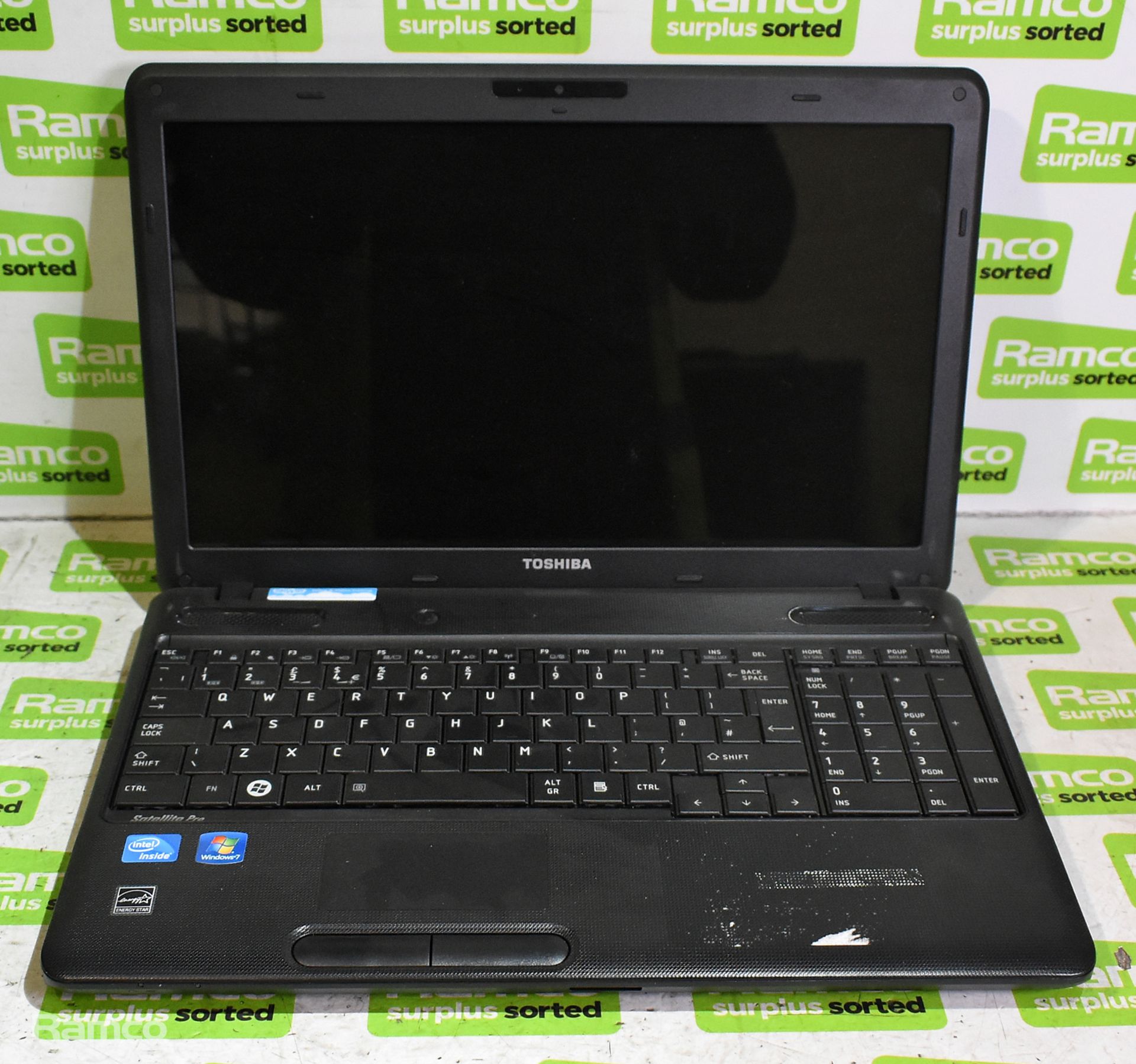 4x Toshiba laptops - NO CHARGERS - see description for details - Image 8 of 9