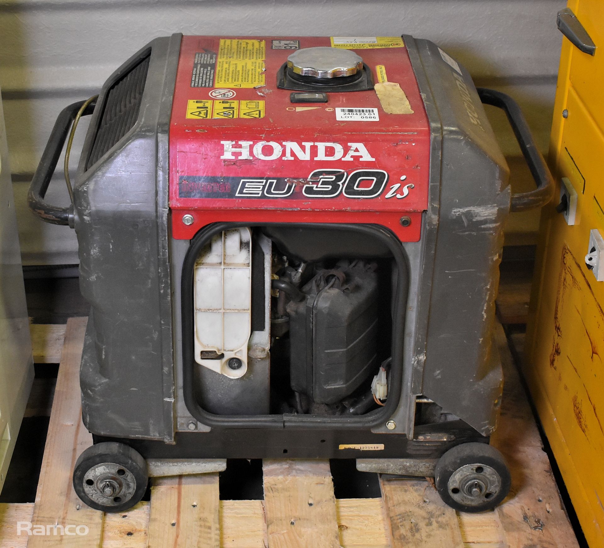 Honda EU 30is petrol generator