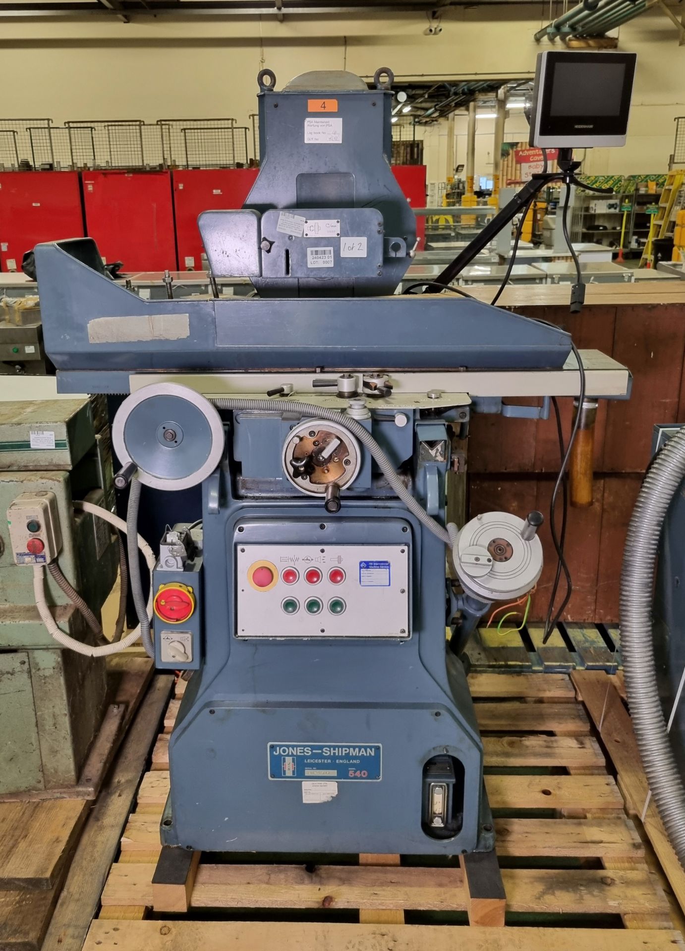 Jones & Shipman Ltd Model 540 surface grinder with dust extractor and coolant tank - Bild 2 aus 20