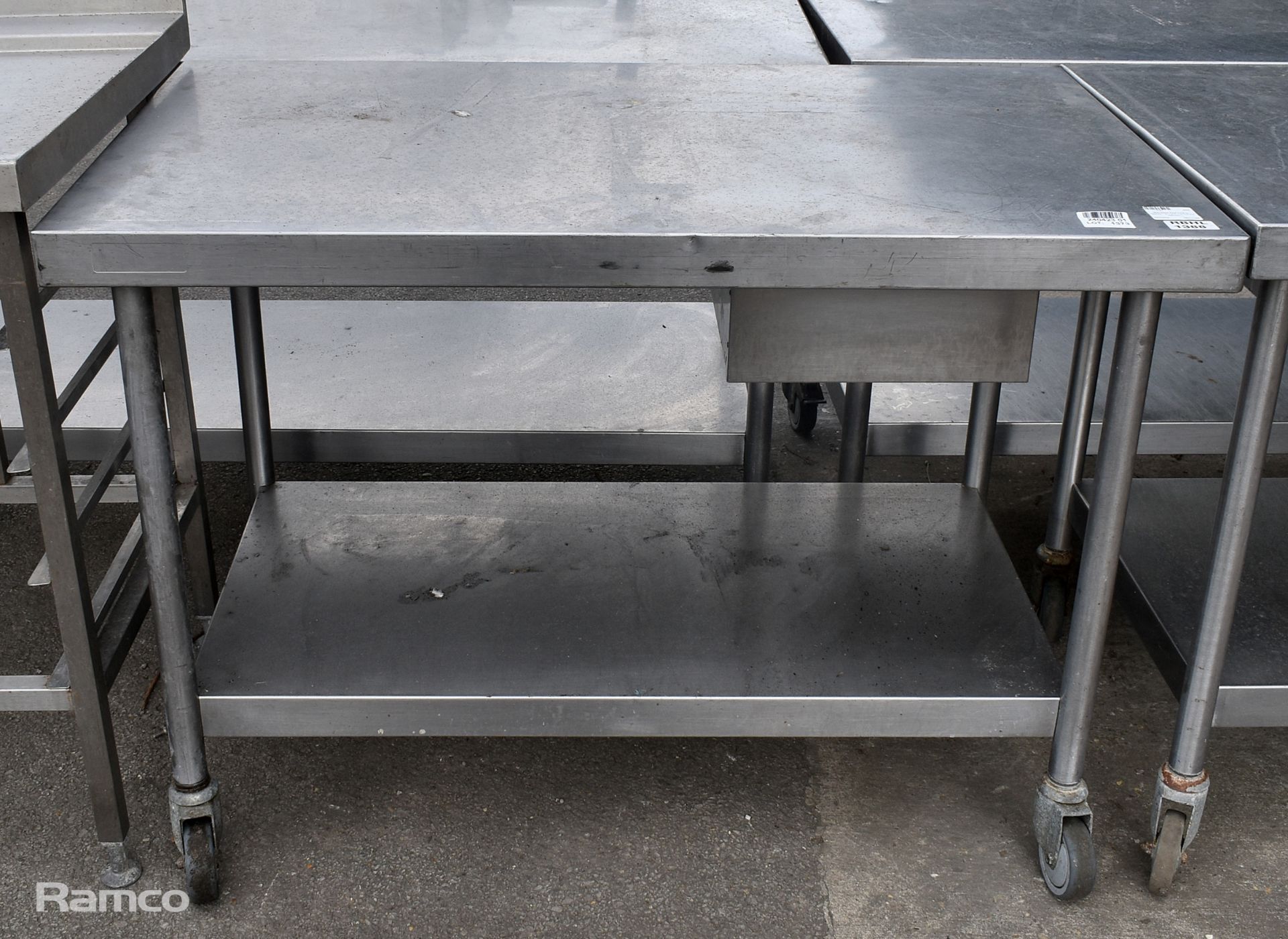 Stainless steel table on castors - W 1400 x D 700 x H 880mm