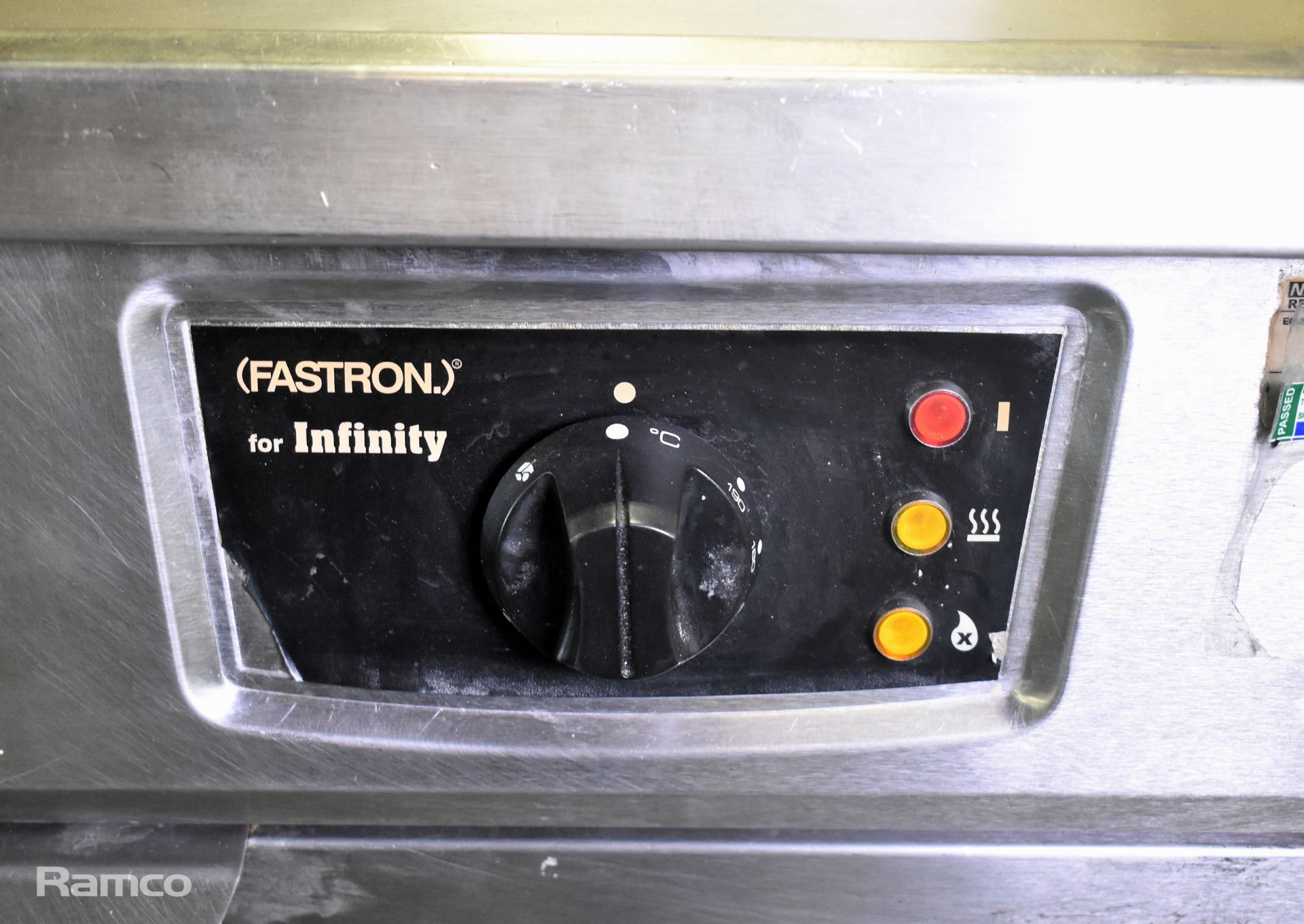 Falcon Fastron Infinity stainless steel single tank gas fryer - W 400 x D 870 x H 1115mm NO BASKETS - Image 2 of 6