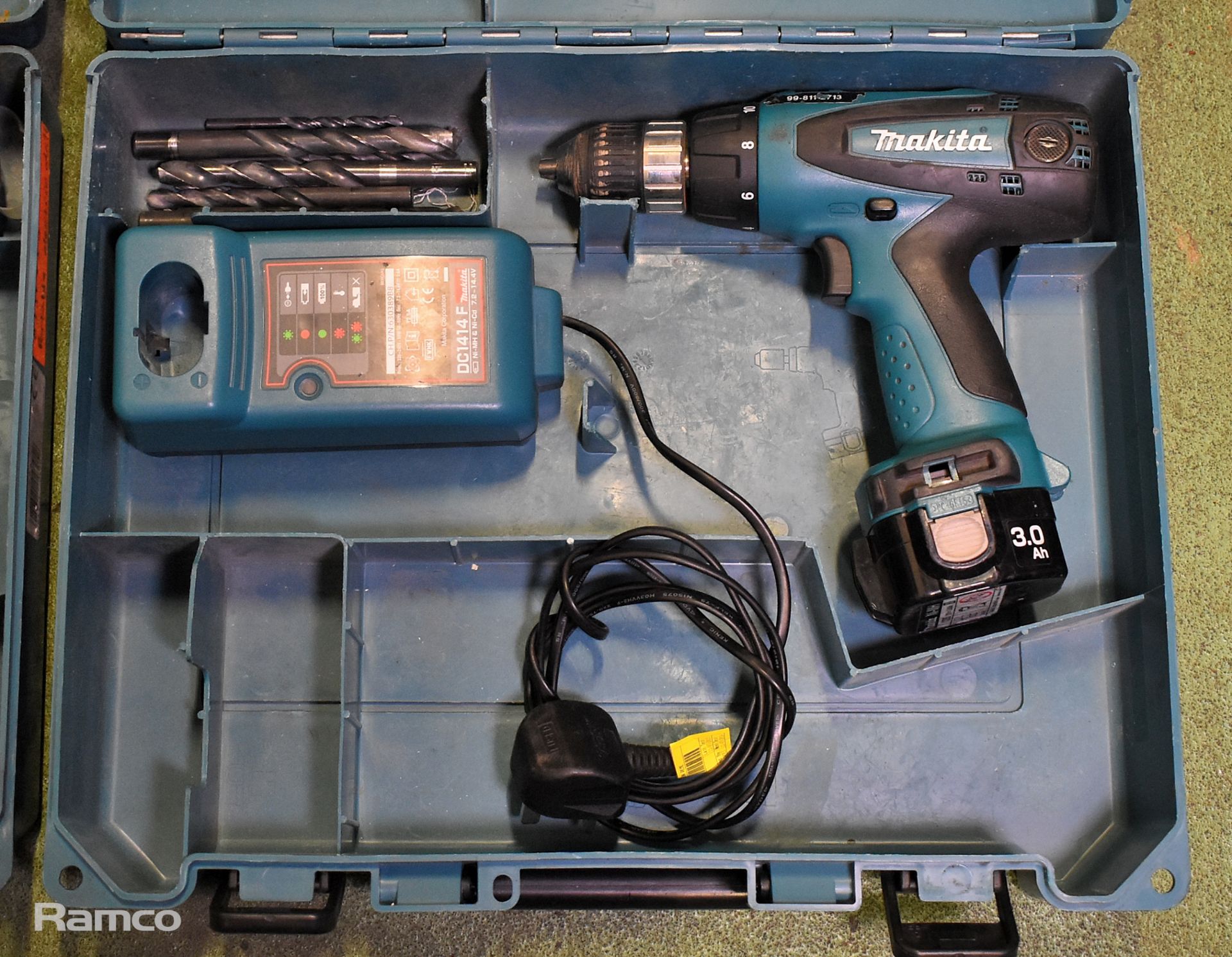 2x Makita 6317D cordless drills - DC1414F charger - 1x 12V battery - case - Image 5 of 8