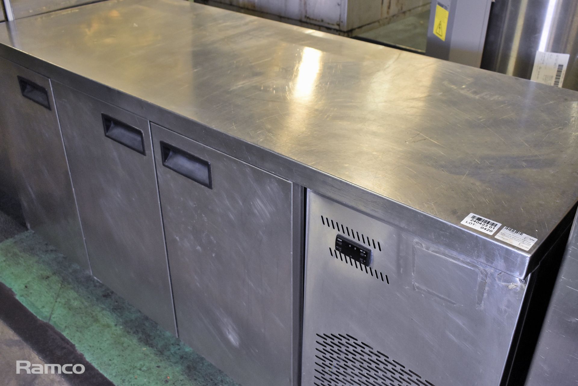 Inomak PN999/N stainless steel triple door counter fridge - W 1800 x D 700 x H 860mm - Image 5 of 5