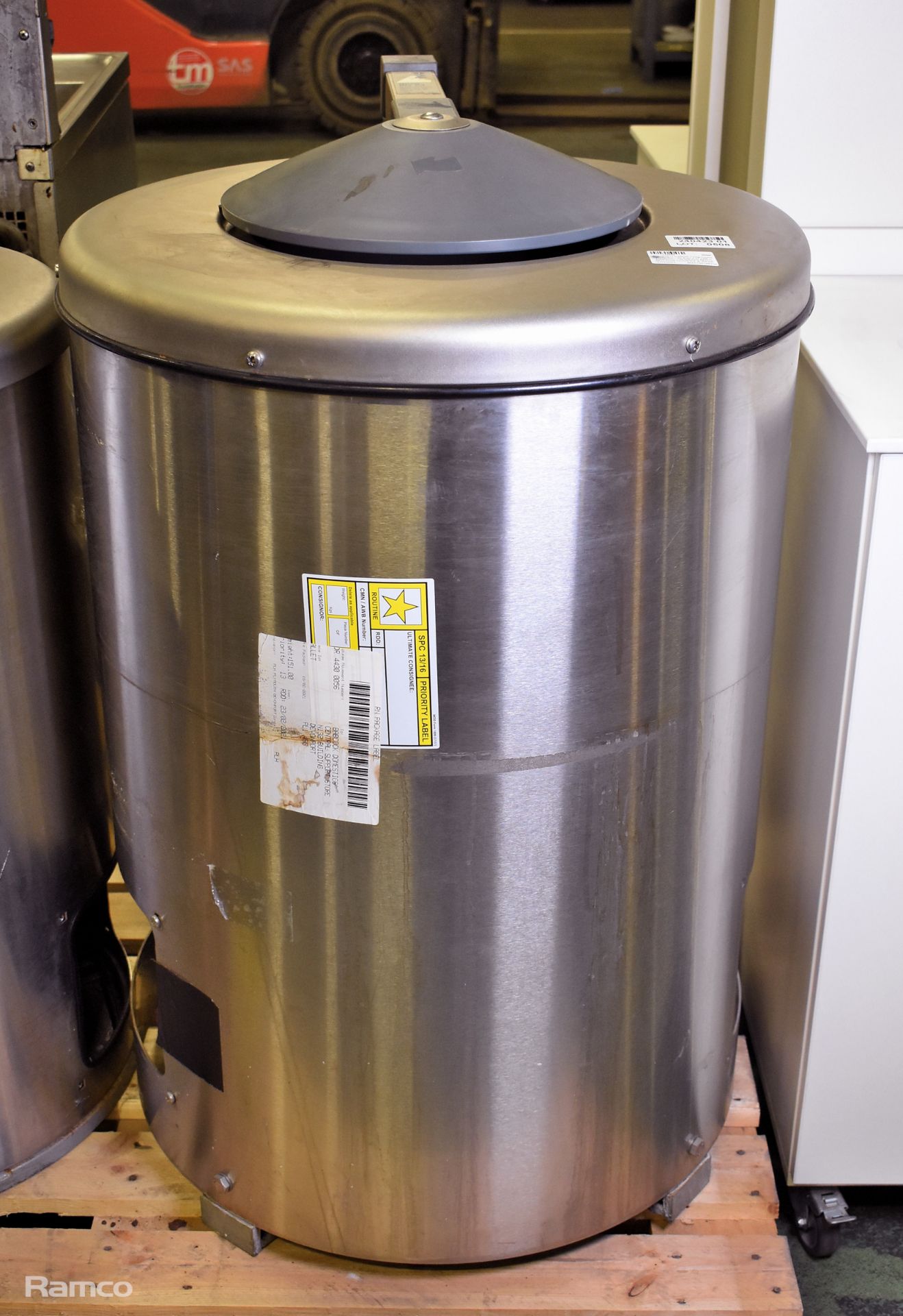 Electrolux C260R 12kg hydro extractor - W 640 x D 785 x H 980mm - MISSING BOTH BOTTOM COVERS & BASE