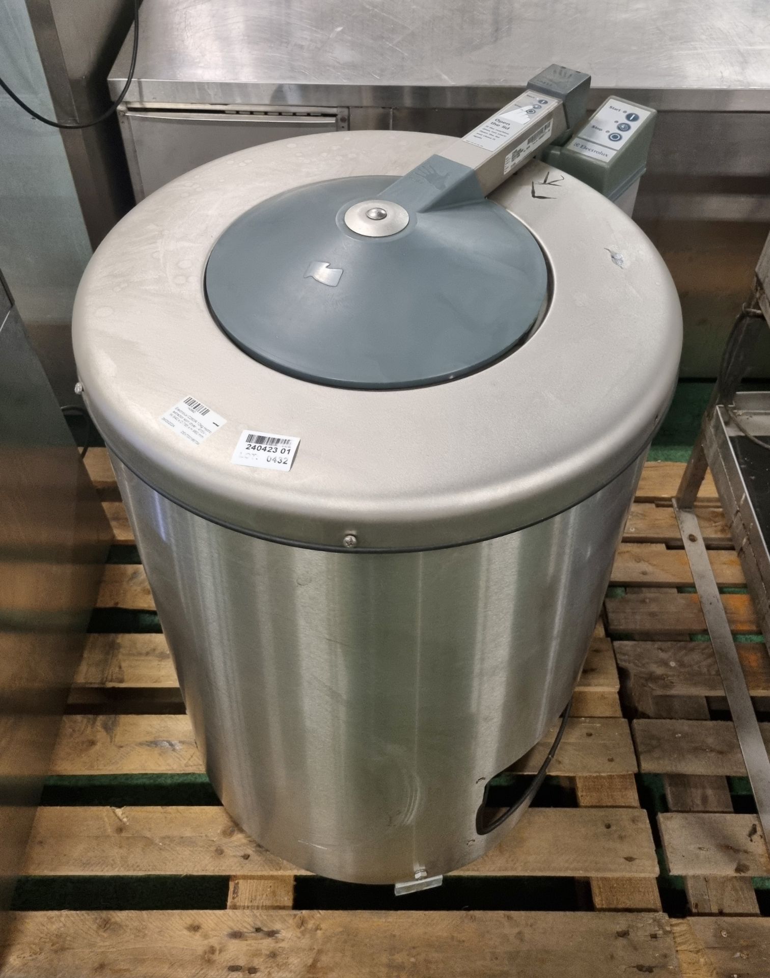 Electrolux C260R 12kg Hydro extractor spin dryer (Missing lower side cover) - 415V - Image 2 of 8