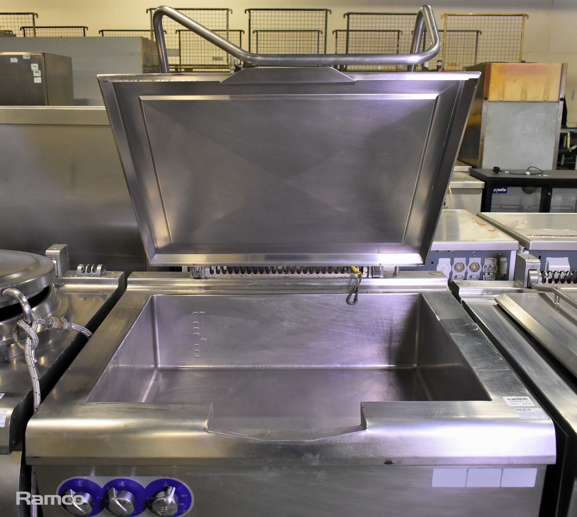 Hobart Bonnet B3A9SA50EBG-20 stainless steel 100L 240V tilting gas bratt pan - W 1000 x D 1030 - Image 2 of 5