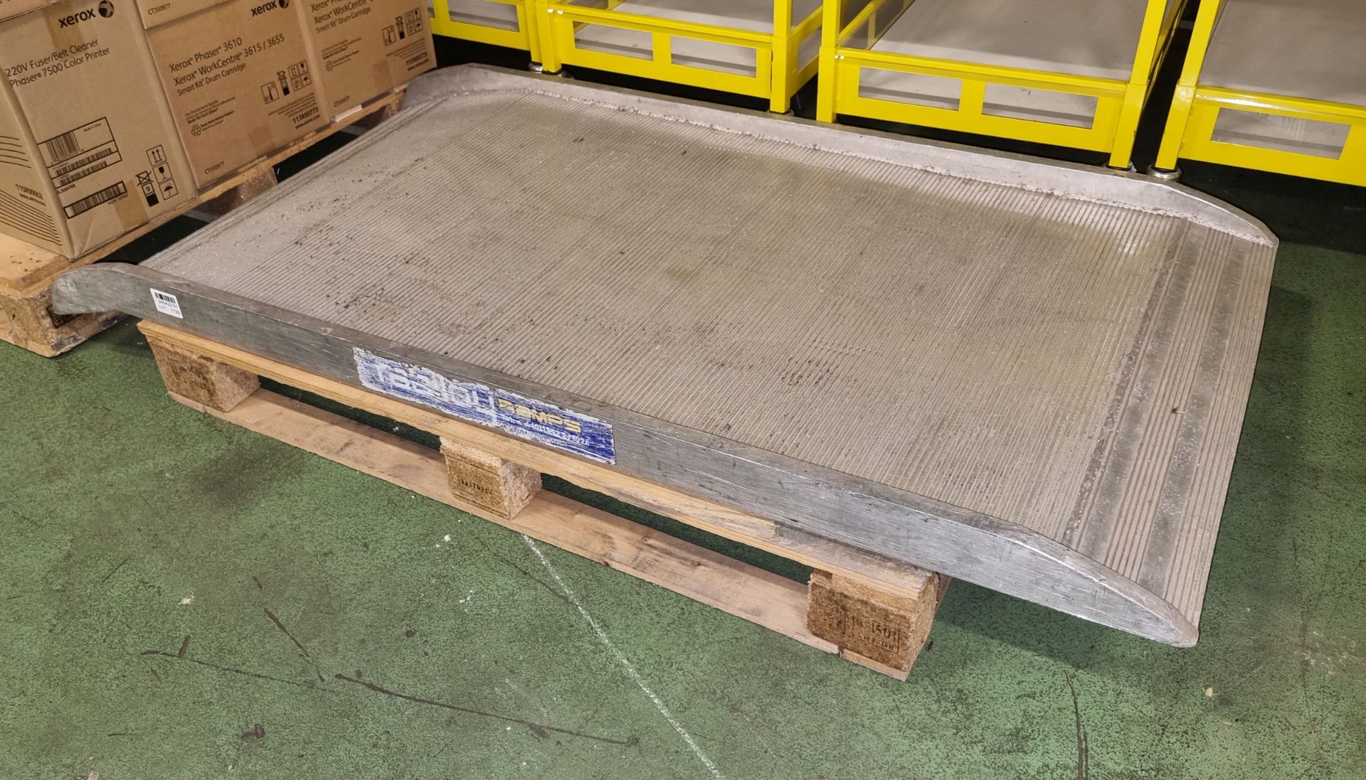 Ra'Alloy van ramp - L 1700 x W 900mm - Image 3 of 4