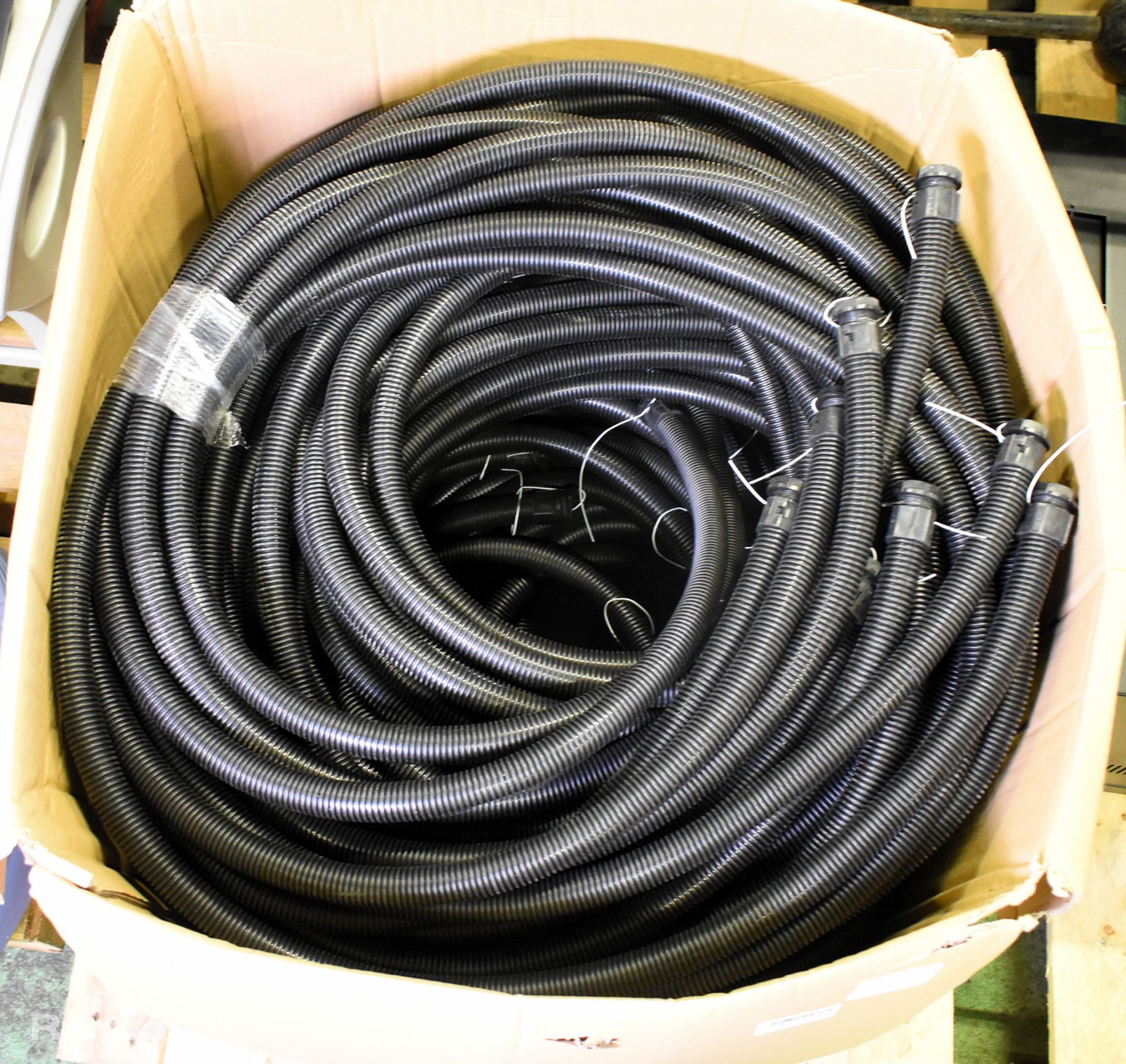 30x flexible plastic conduit - approx 5m lengths - Image 2 of 4