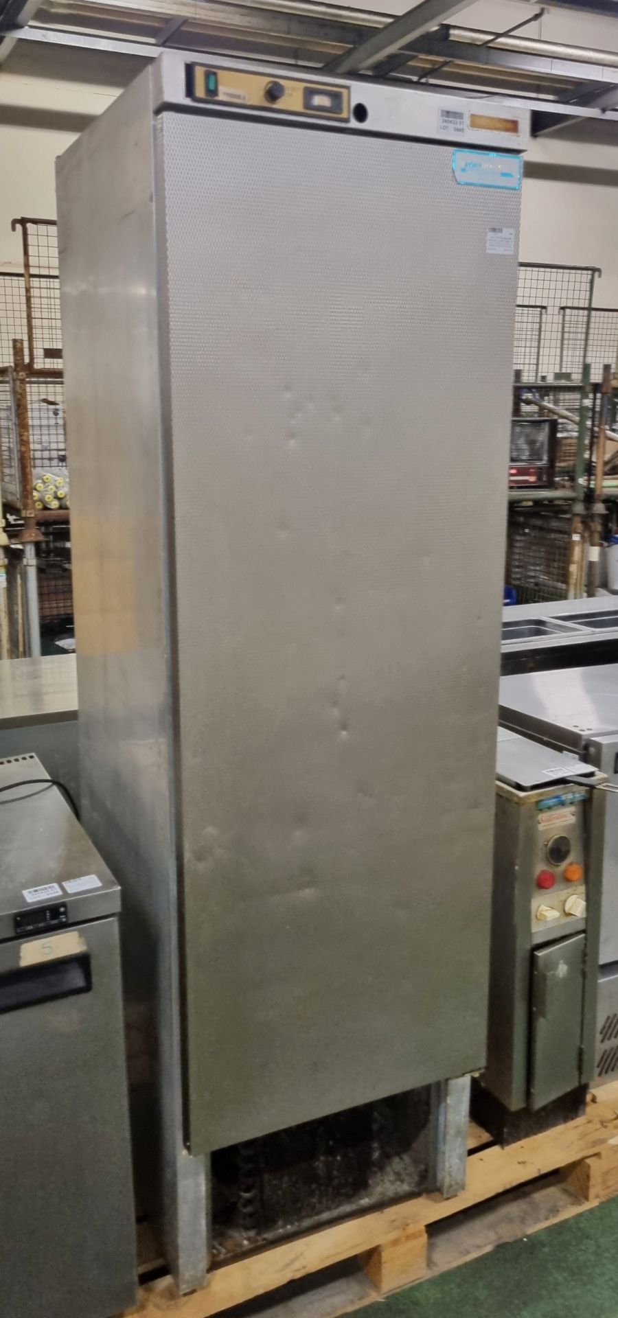 Gram K375 stainless steel single door upright fridge - W 600 x D 650 x H 1970mm - Bild 2 aus 5
