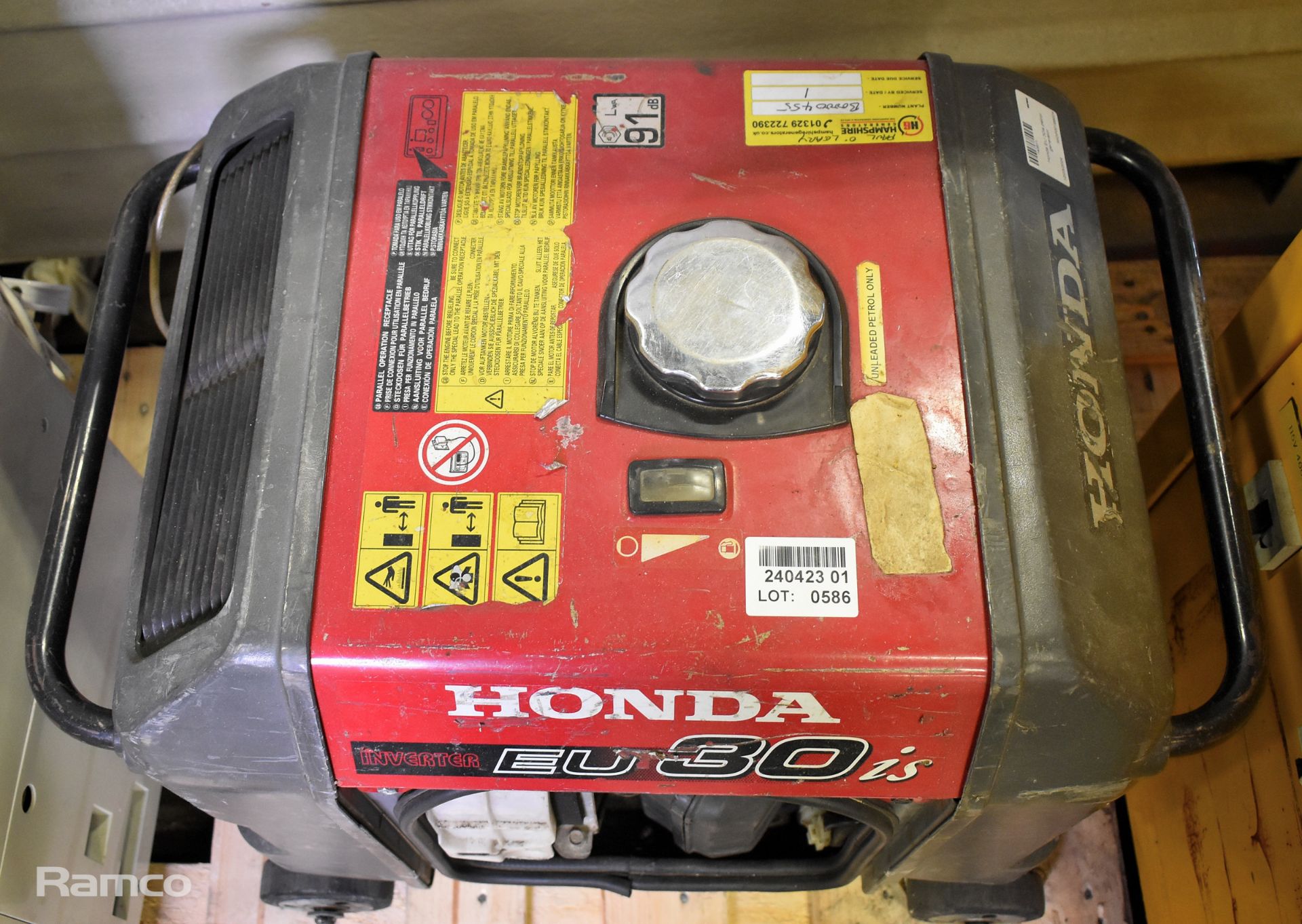 Honda EU 30is petrol generator - Image 2 of 8