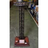 Metal pedestal - L 470 x W 470 x H 1290 mm