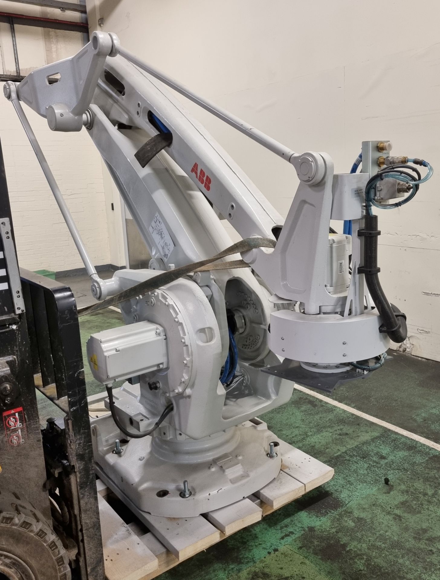 ABB AB IRB 660 4 axis articulated robot arm with ABB IRC5 Single robot control panel - Bild 9 aus 55