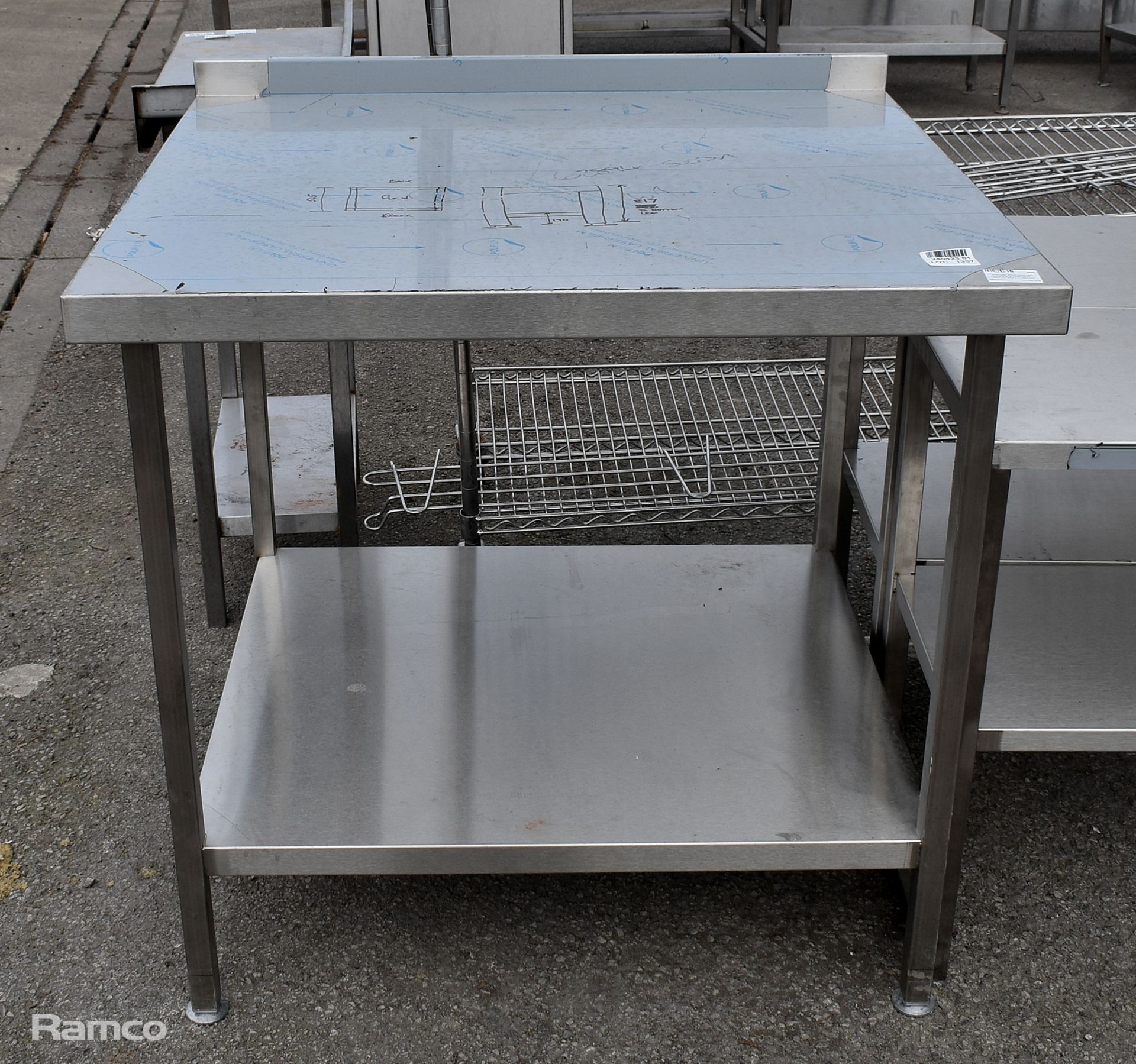 Stainless Steel table with upstand and lower shelf - L 950 x D 850 x H 940mm