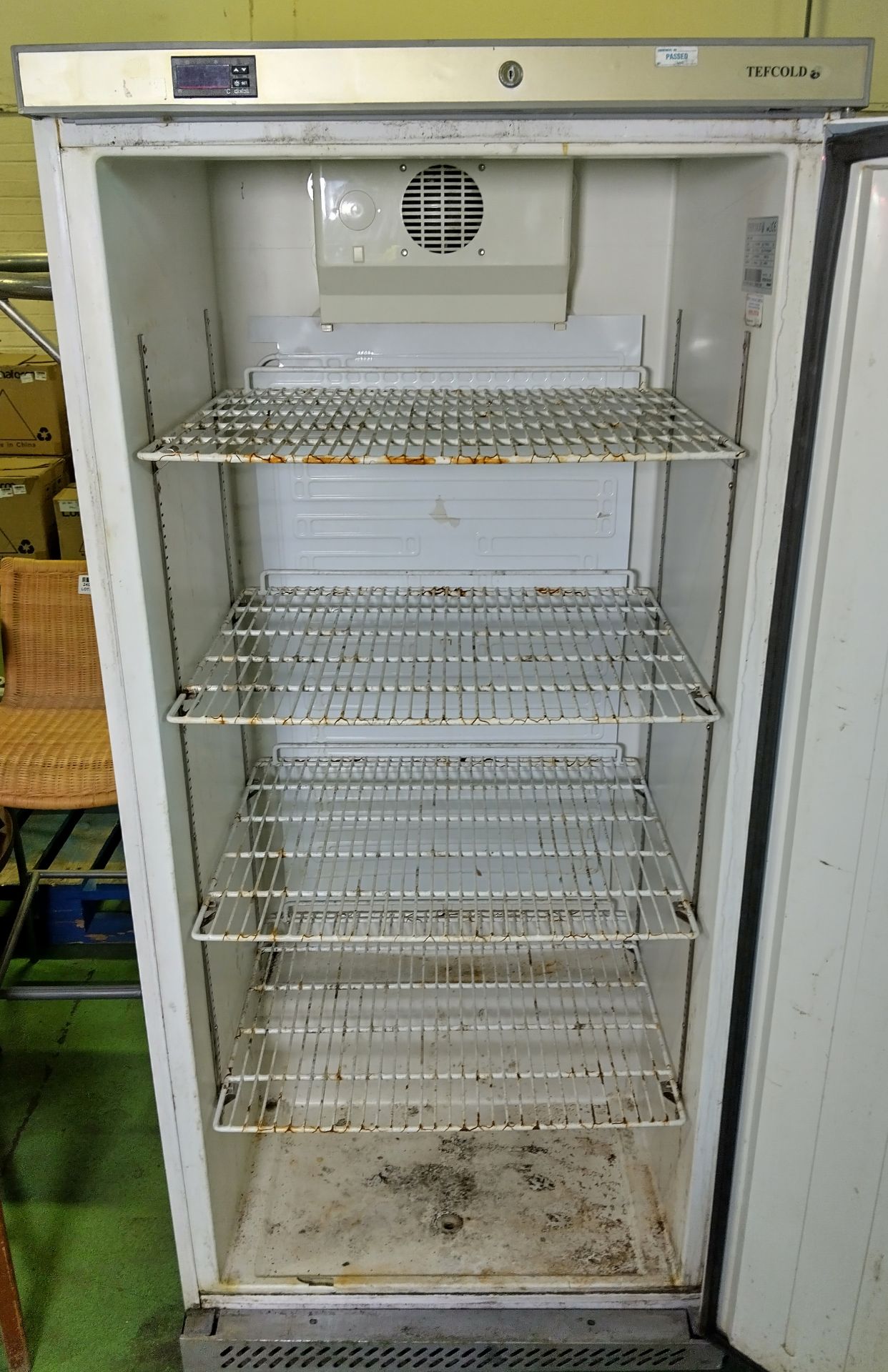 Tefcold UR550 single door upright fridge - L 780 x D 710 x H 1720mm - Image 4 of 5
