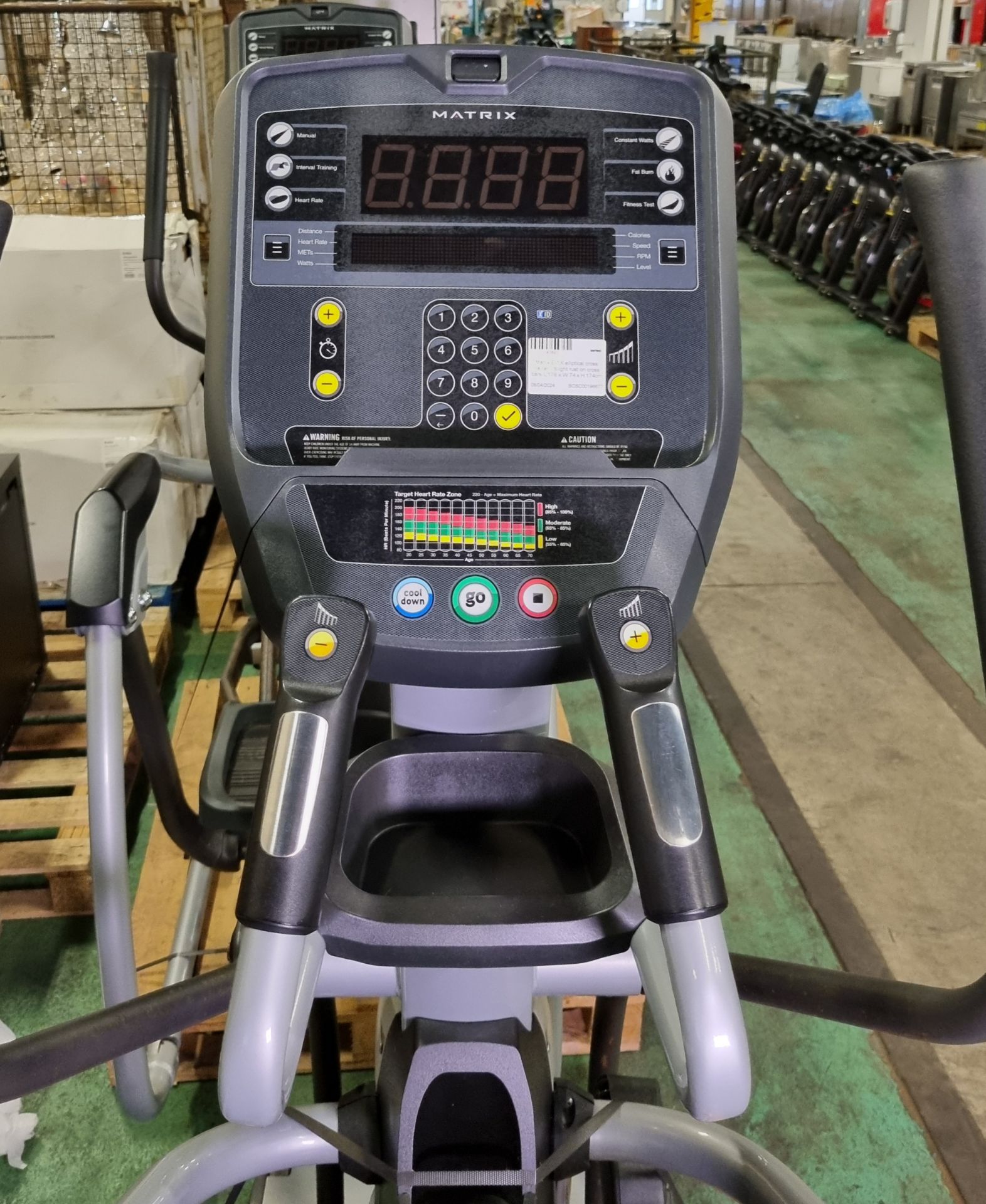 Matrix E-1X elliptical cross trainer - Slight rust on cross bars L 178 x W 74 x H 174cm - Image 4 of 7