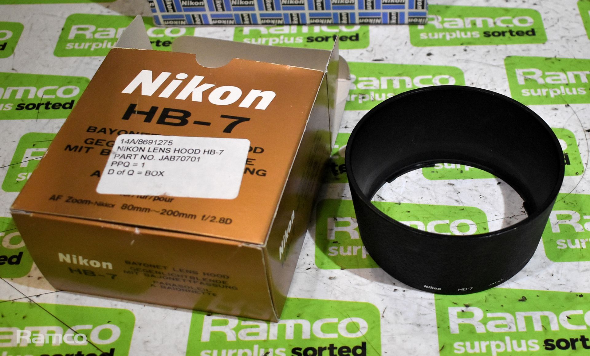 2x Nikon SK-6A power bracket units, 2x Nikon HB-7 bayonet lens hoods - Image 2 of 6