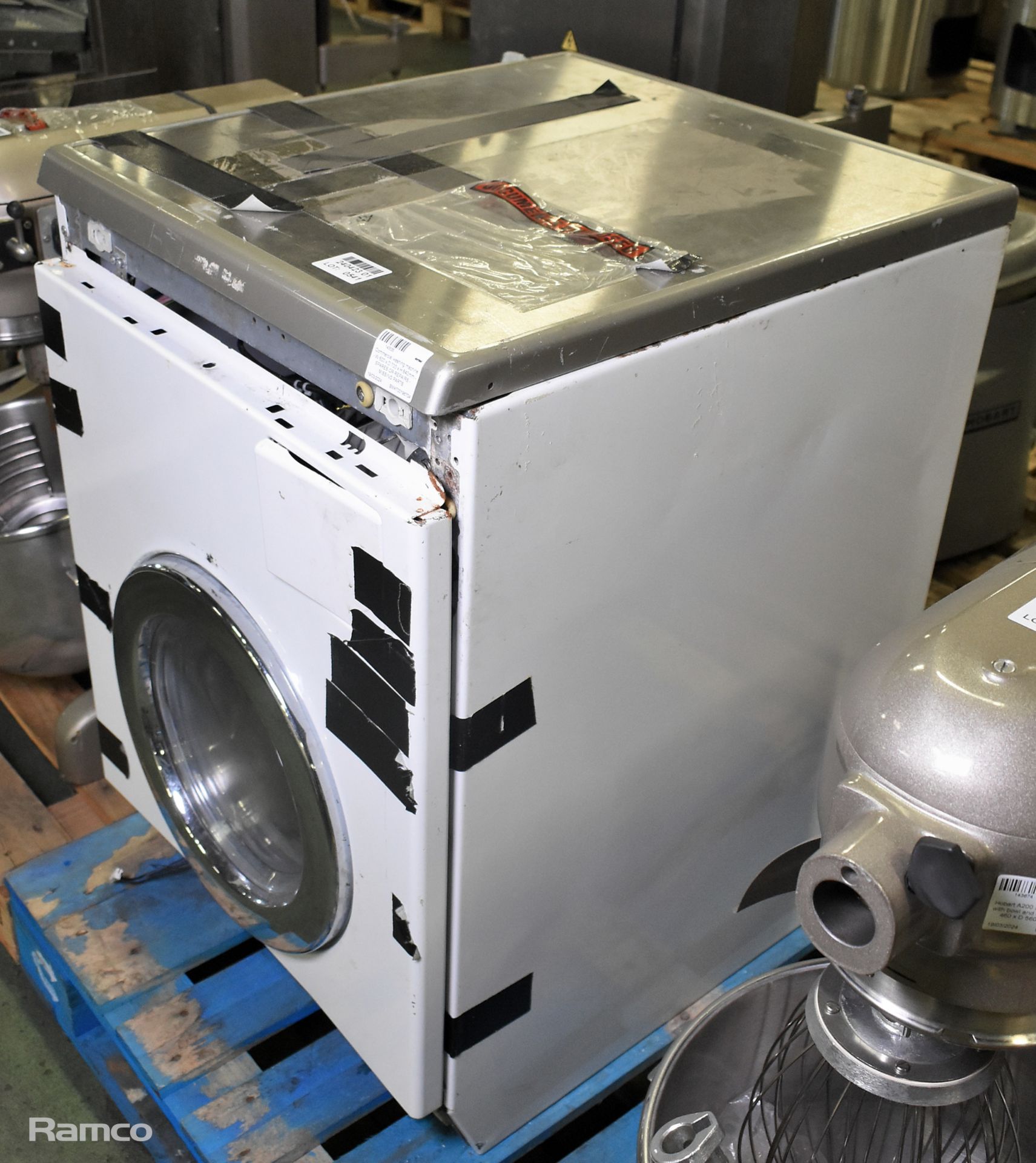 Commercial washing machine - W 600 x D 700 x H 840mm - SPARES OR REPAIRS - MISSING PARTS - Image 4 of 4