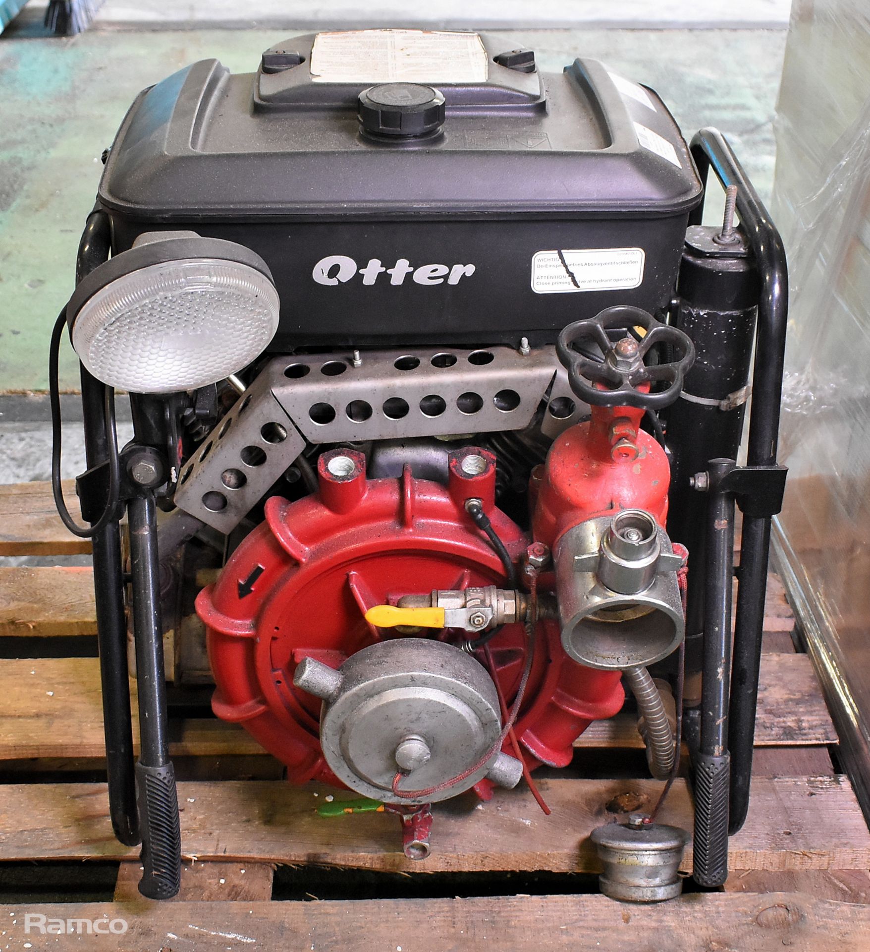 Rosenbauer Otter portable petrol water pump with Briggs & Stratton Vanguard 18HP engine - Image 4 of 8