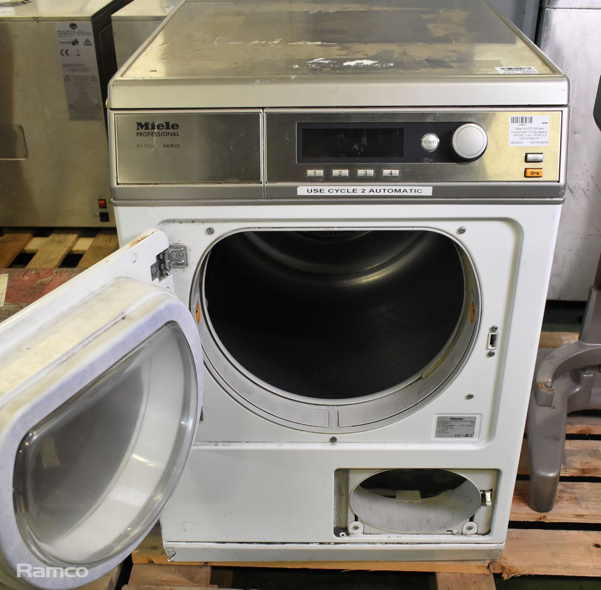 Miele Pro PT7136 Vario tumble dryer - 6.5 kg capacity - 400VAC - 3 ph - W 590 x D 700 x H 840mm - Image 2 of 5