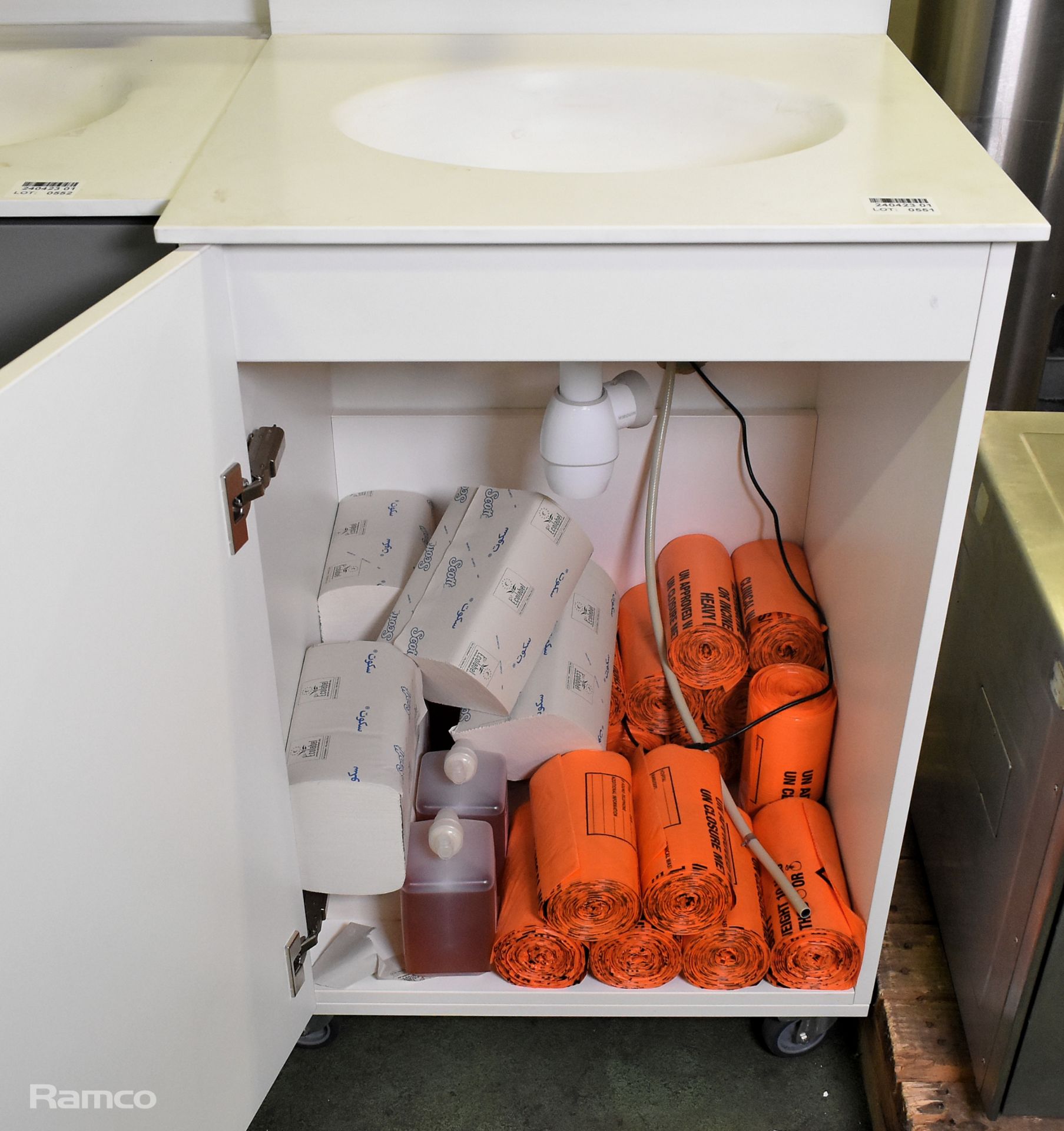 Portable hand wash station with under counter storage & Armitage Shanks mixer tap L 600 x W 680 - Image 4 of 4