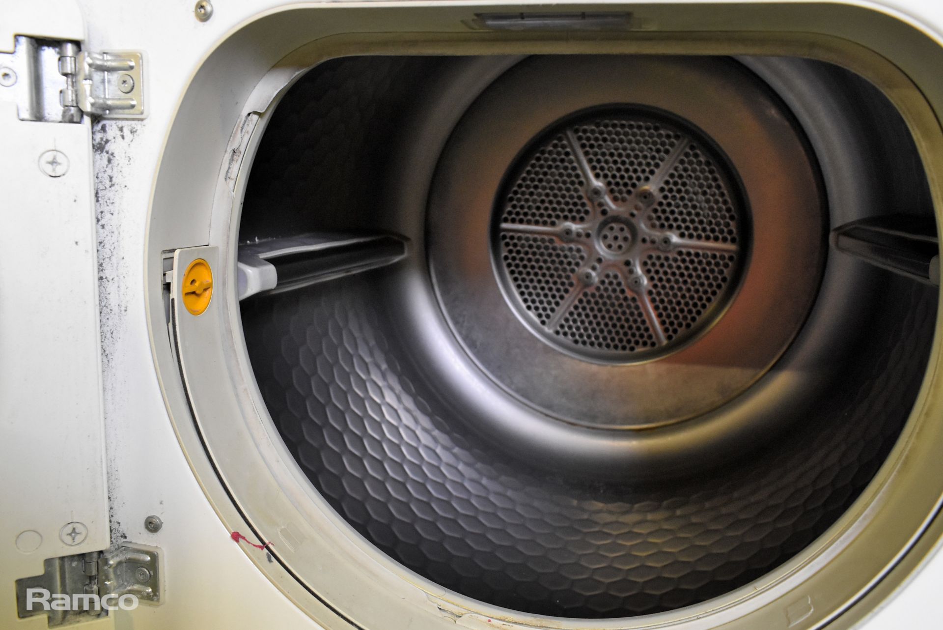 Miele PT 7136 6.5kg vented tumble dryer - W 595 x D 700 x H 850mm - Image 5 of 6