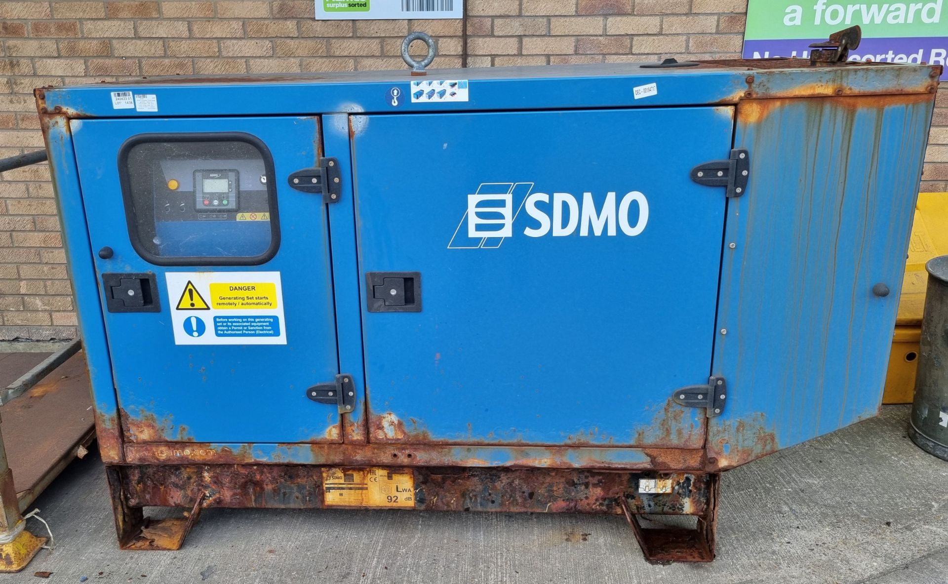 SDMO Industries T25KM diesel generator - Serial No: T2515016085 - Year: 2015